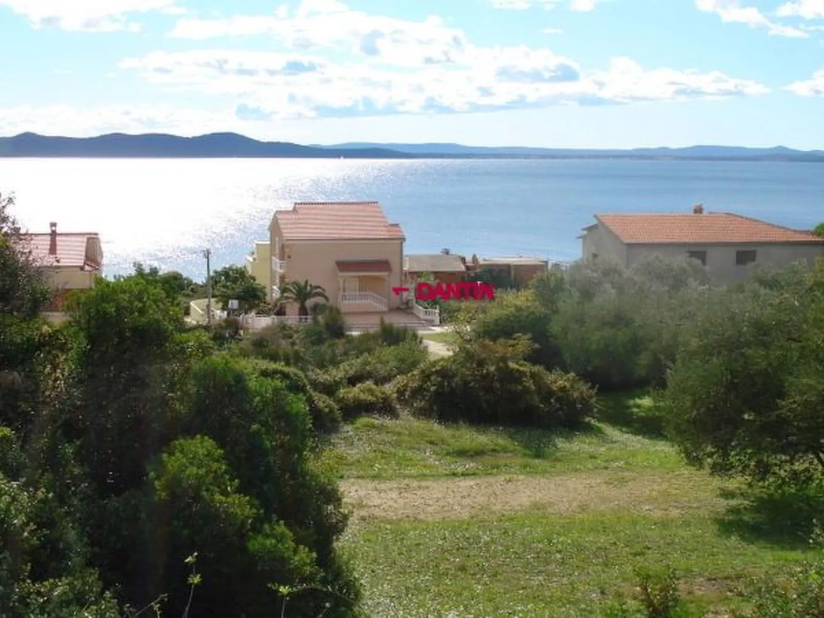 "Dantin" mit Blick auf das Wasser-Draußen
