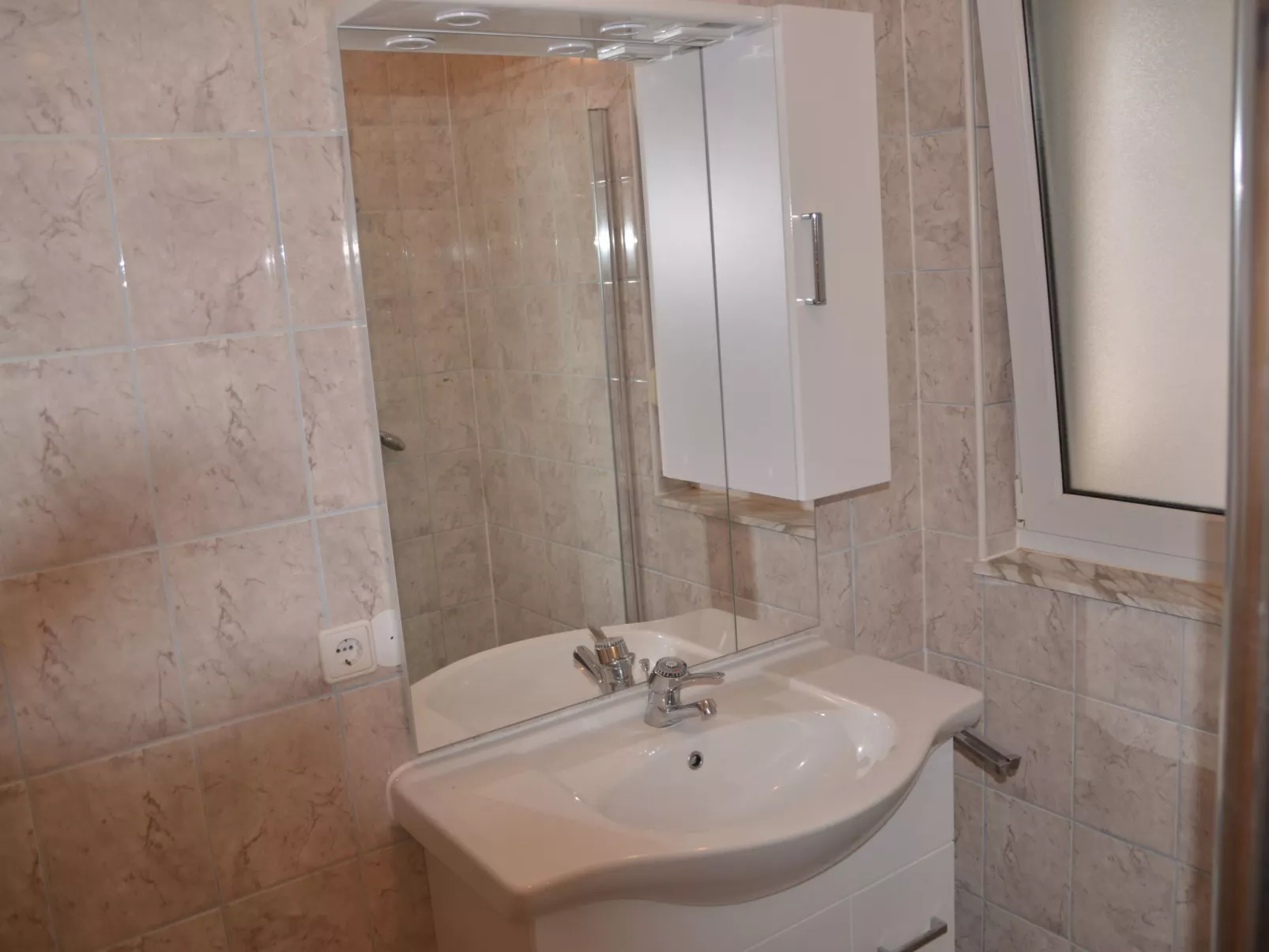 Delfin-Image-tags.info