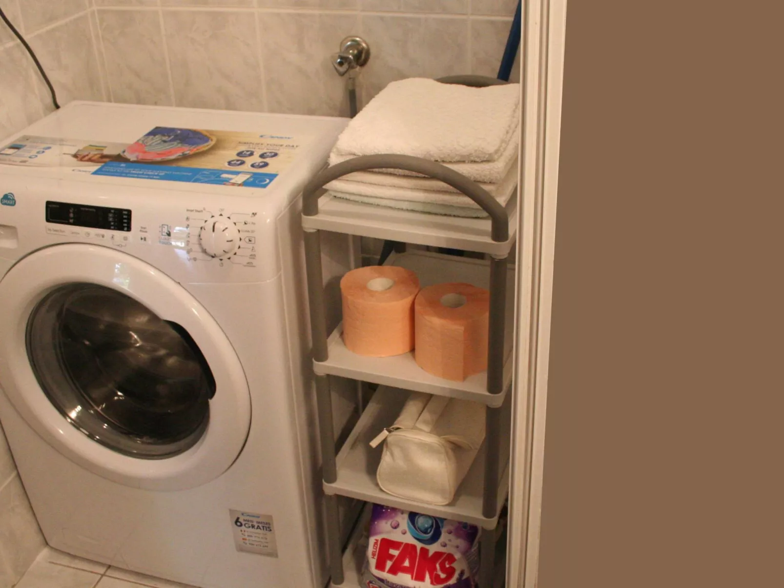 ''Adriana R.''-Image-tags.info