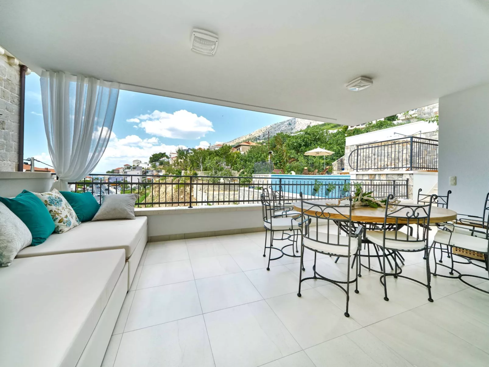 Wunderschön gestaltete Villa Mladenka in Suhi Potok-Dedans