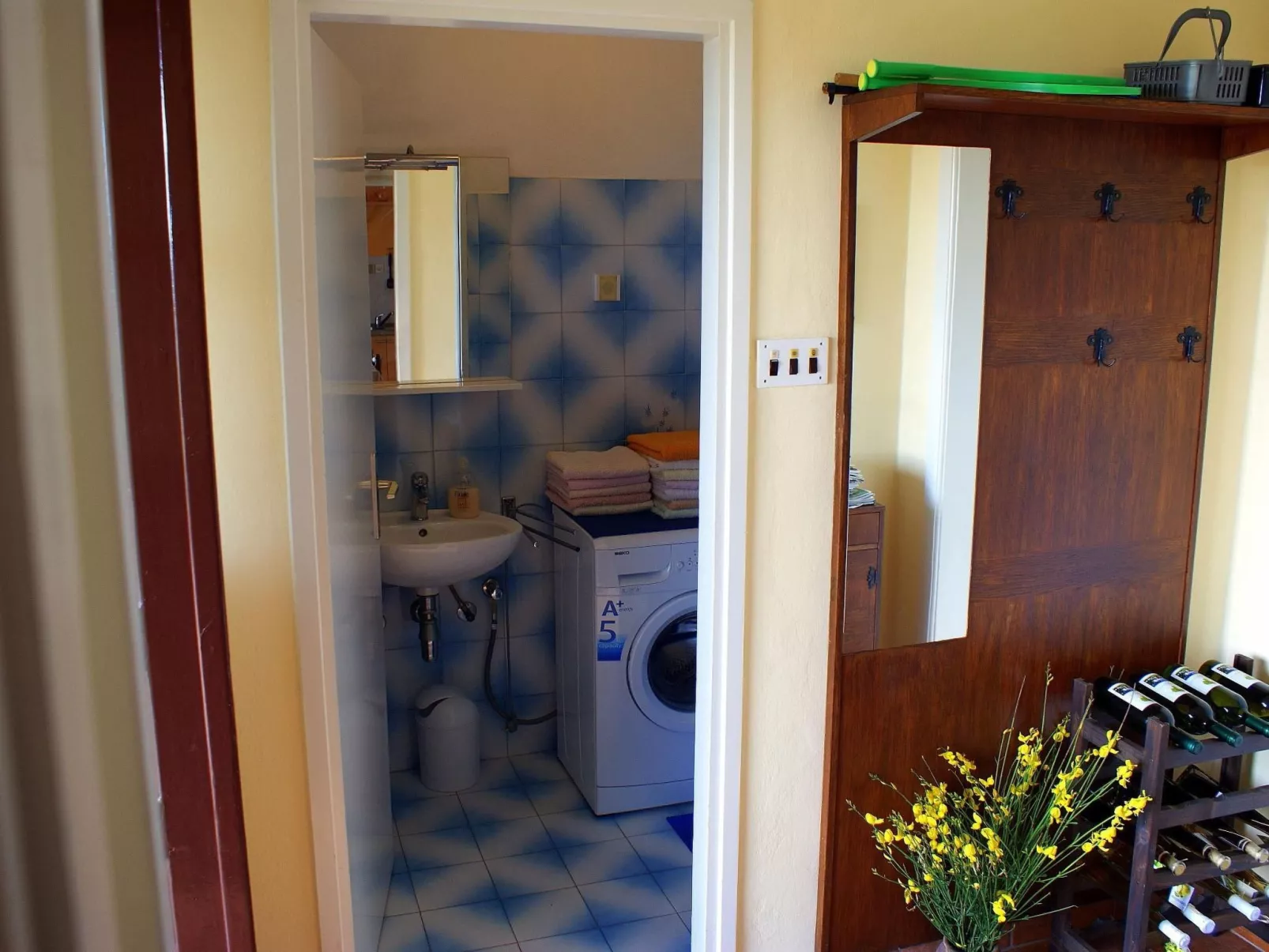 Freistehendes Haus Violeta mit weitläufigen Garten-Image-tags.info