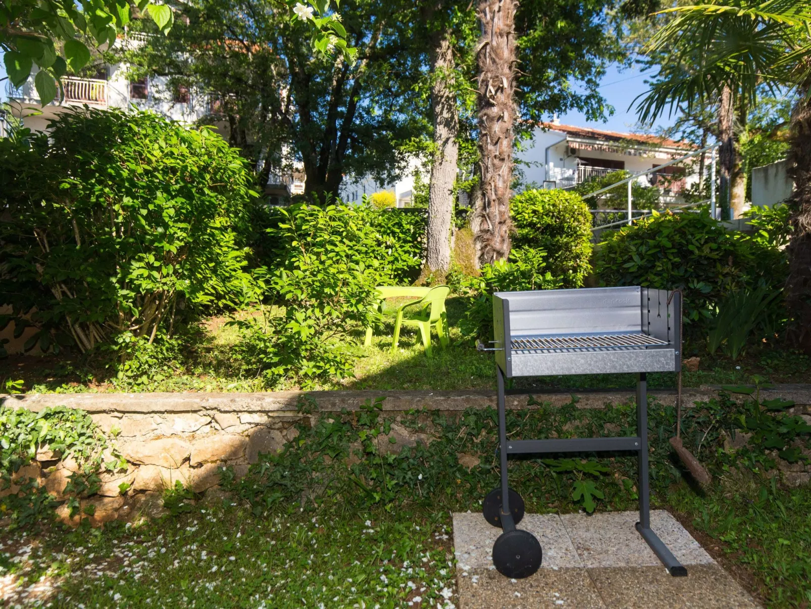 Wohnung "Villa Karmen" direkt am Strand-Draußen