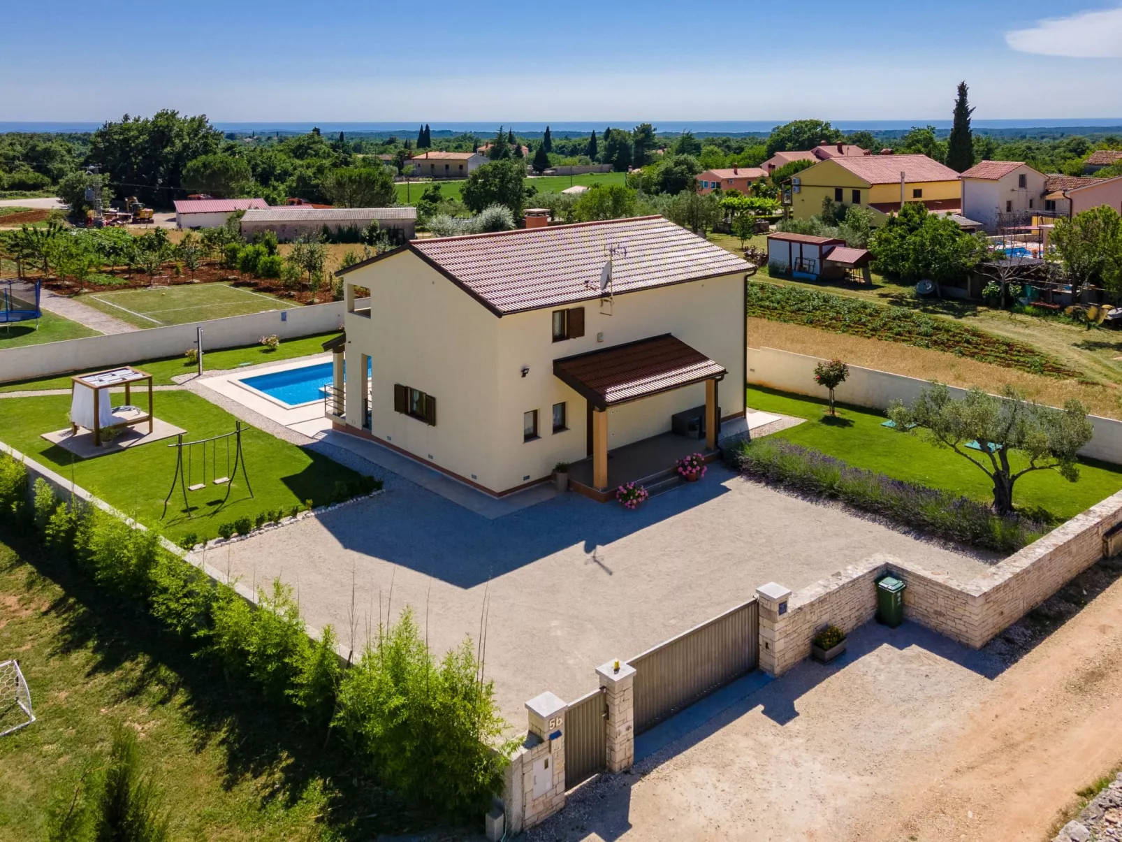 In Juršići mit Privatem Pool-Dehors