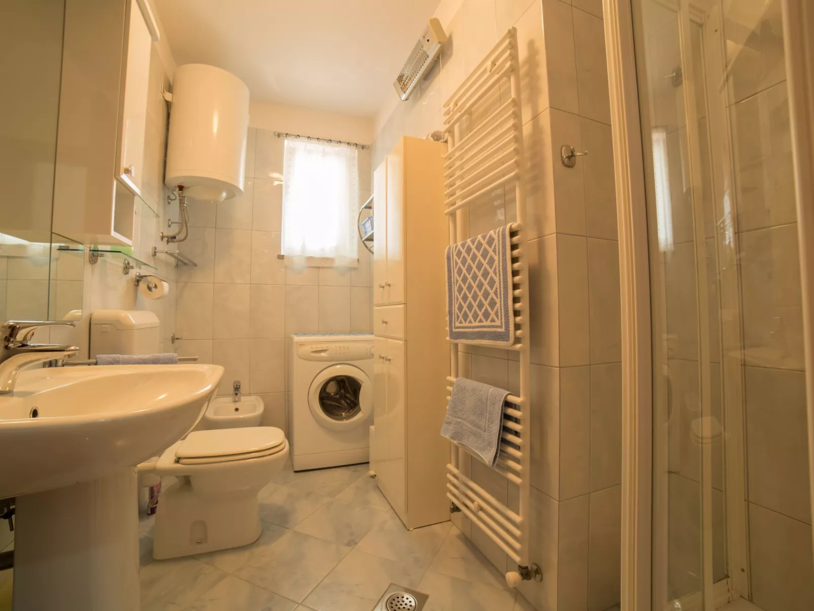 Wohnung mit Terrasse-Drinnen