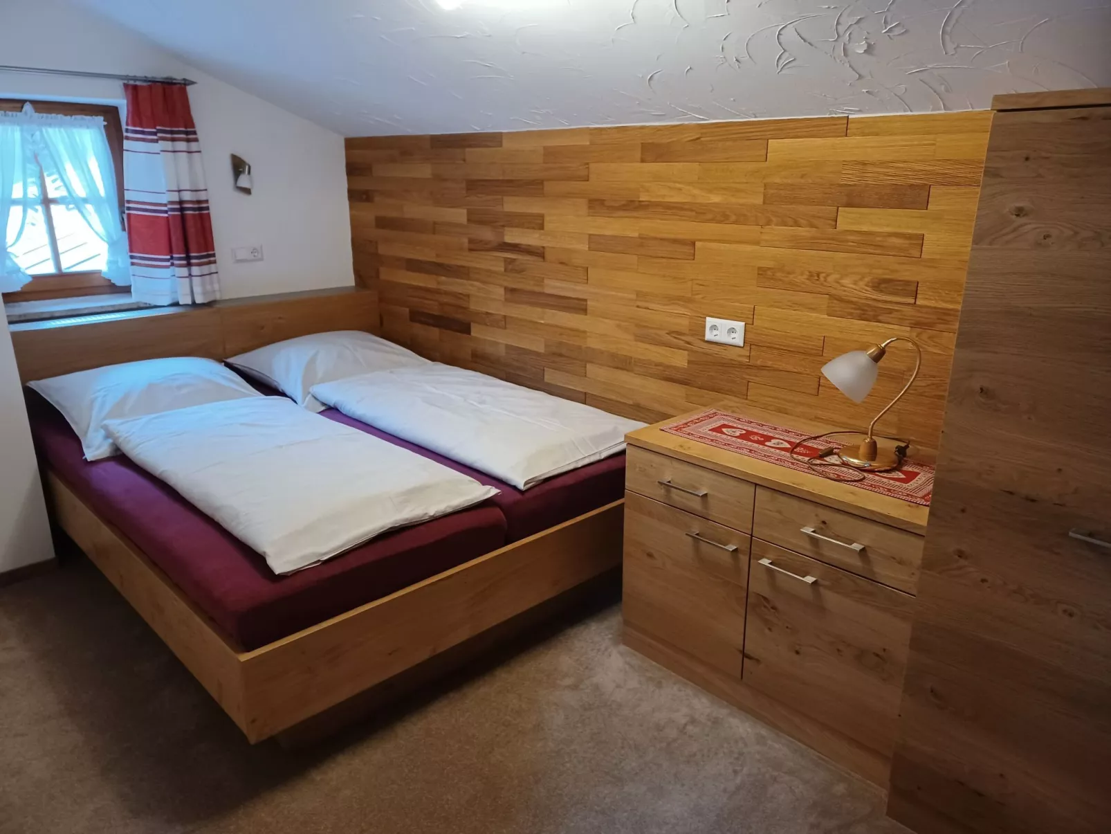 Komfortable Ferienwohnung mit herrlichem Bergblick-Drinnen