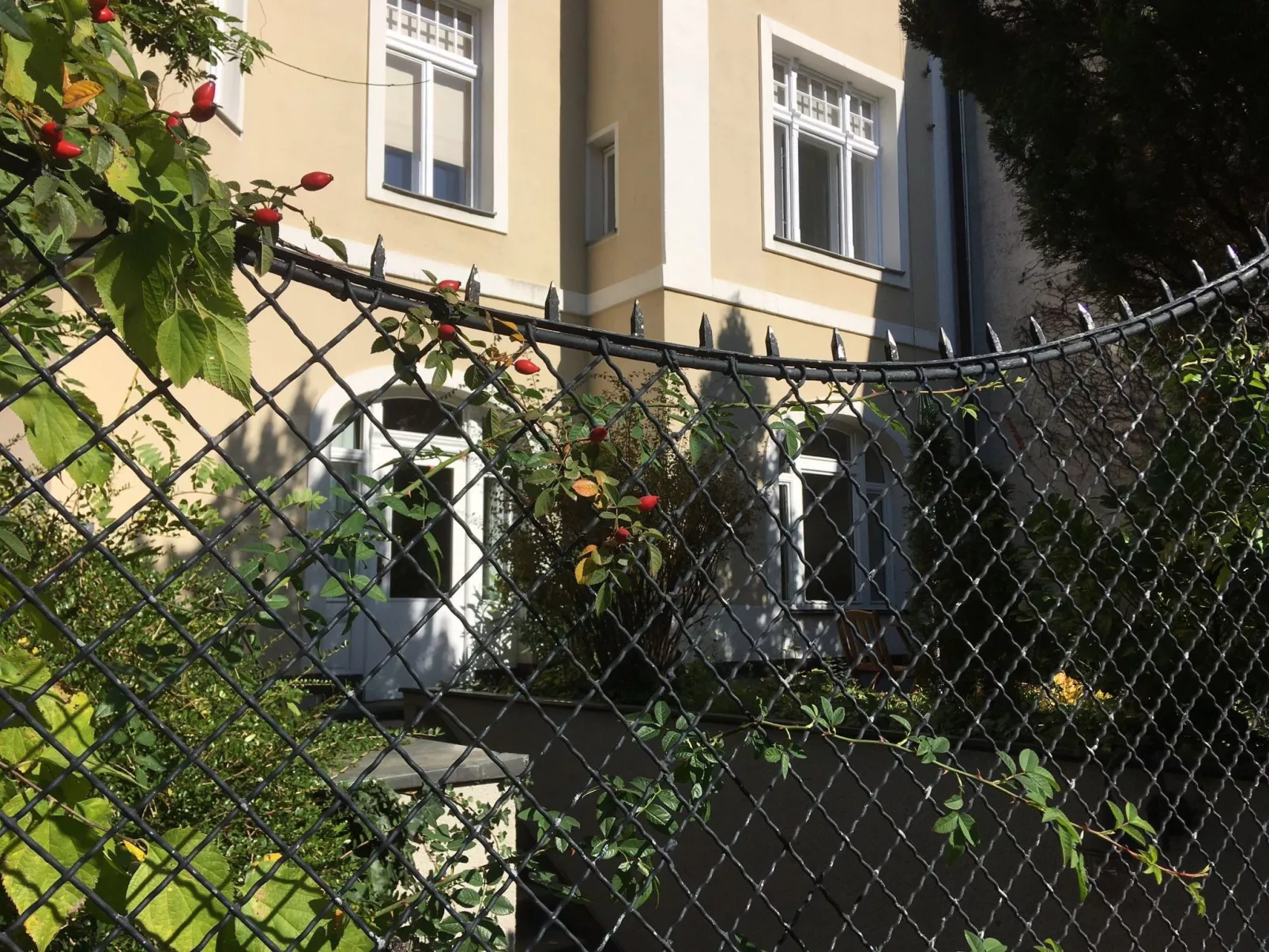 Mit Garagenplatz-Draußen