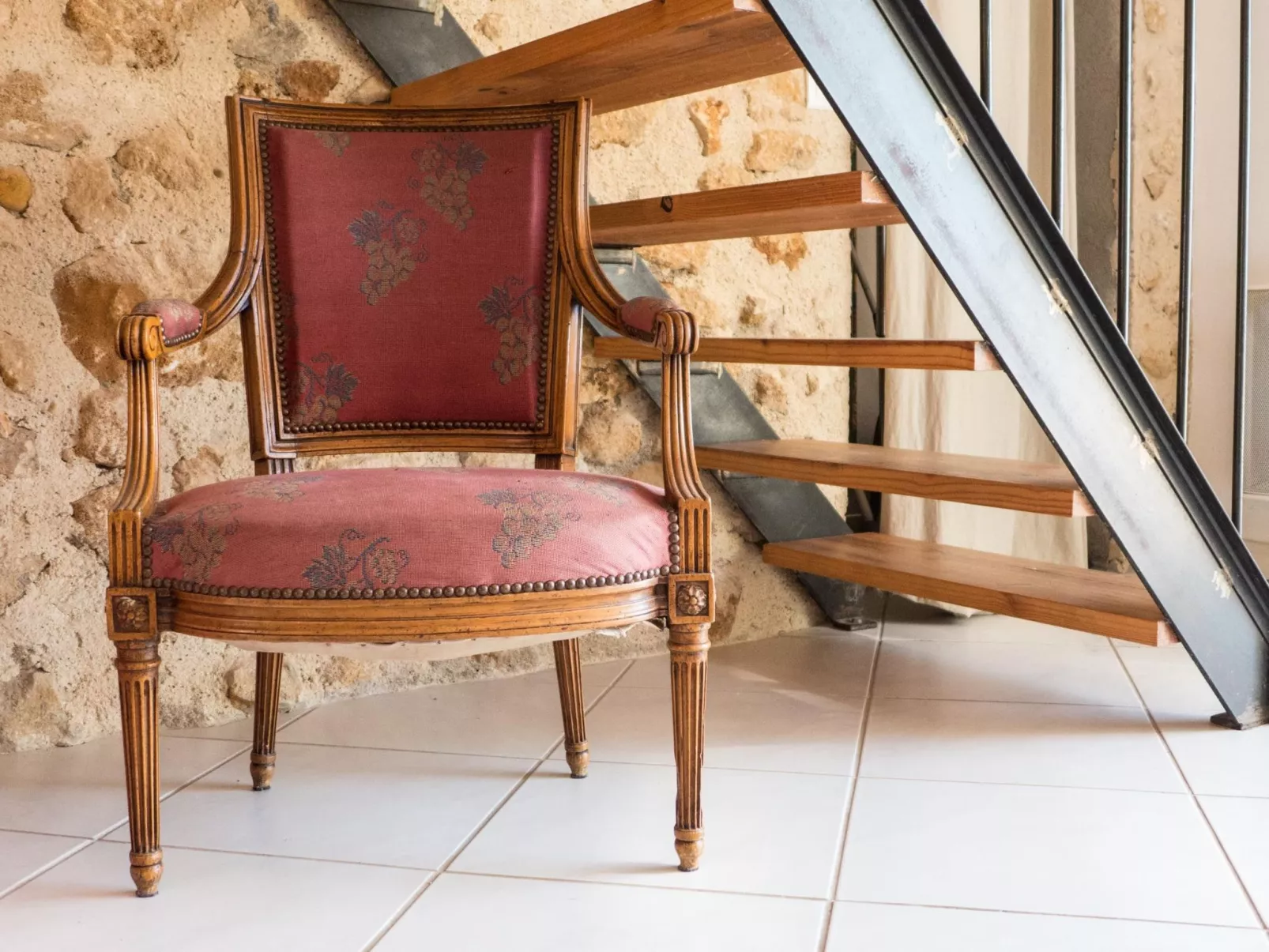 In Murviel-les-Béziers,-Drinnen