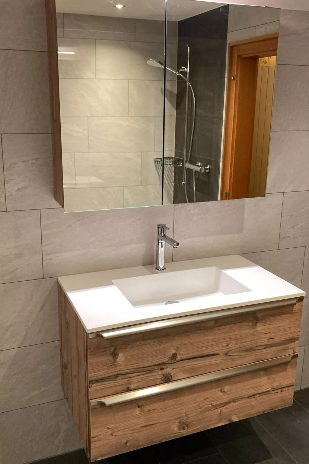 Chalet Finkenwiese - für 8 Erwachsene und 5 Kinder-Drinnen