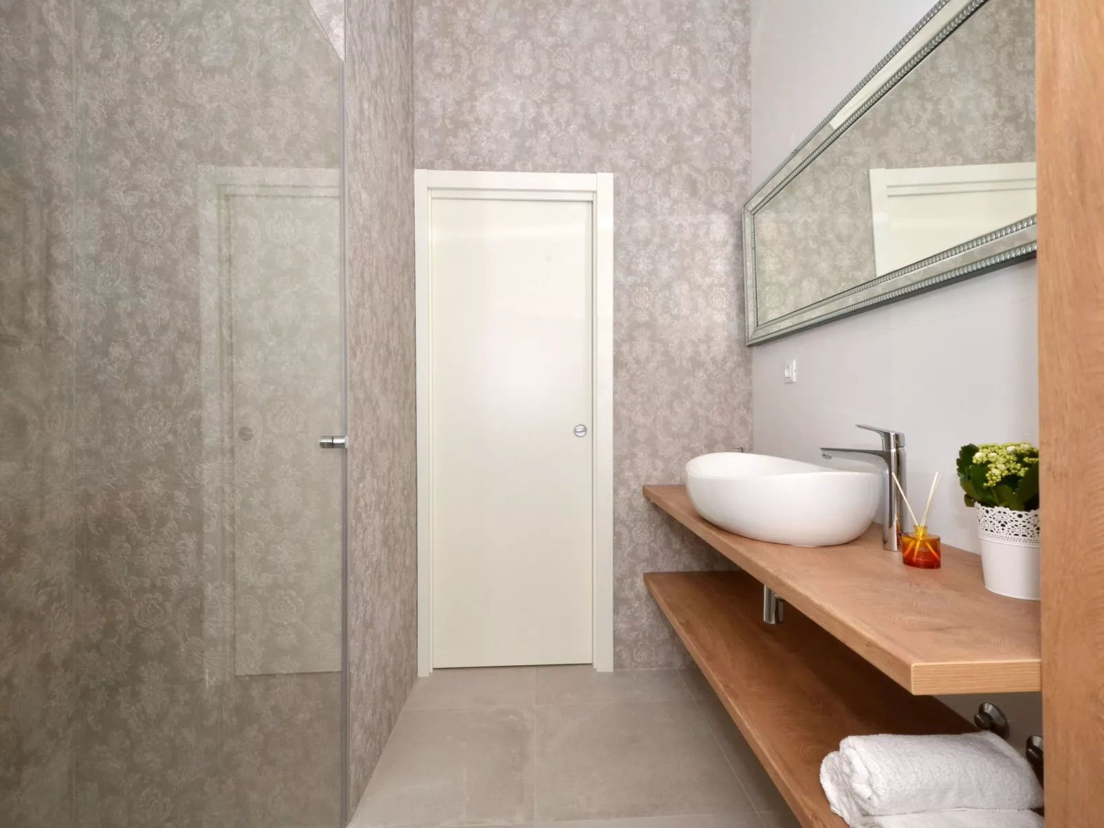 Haus in Dvornica mit privatem Parkplatz-Dedans