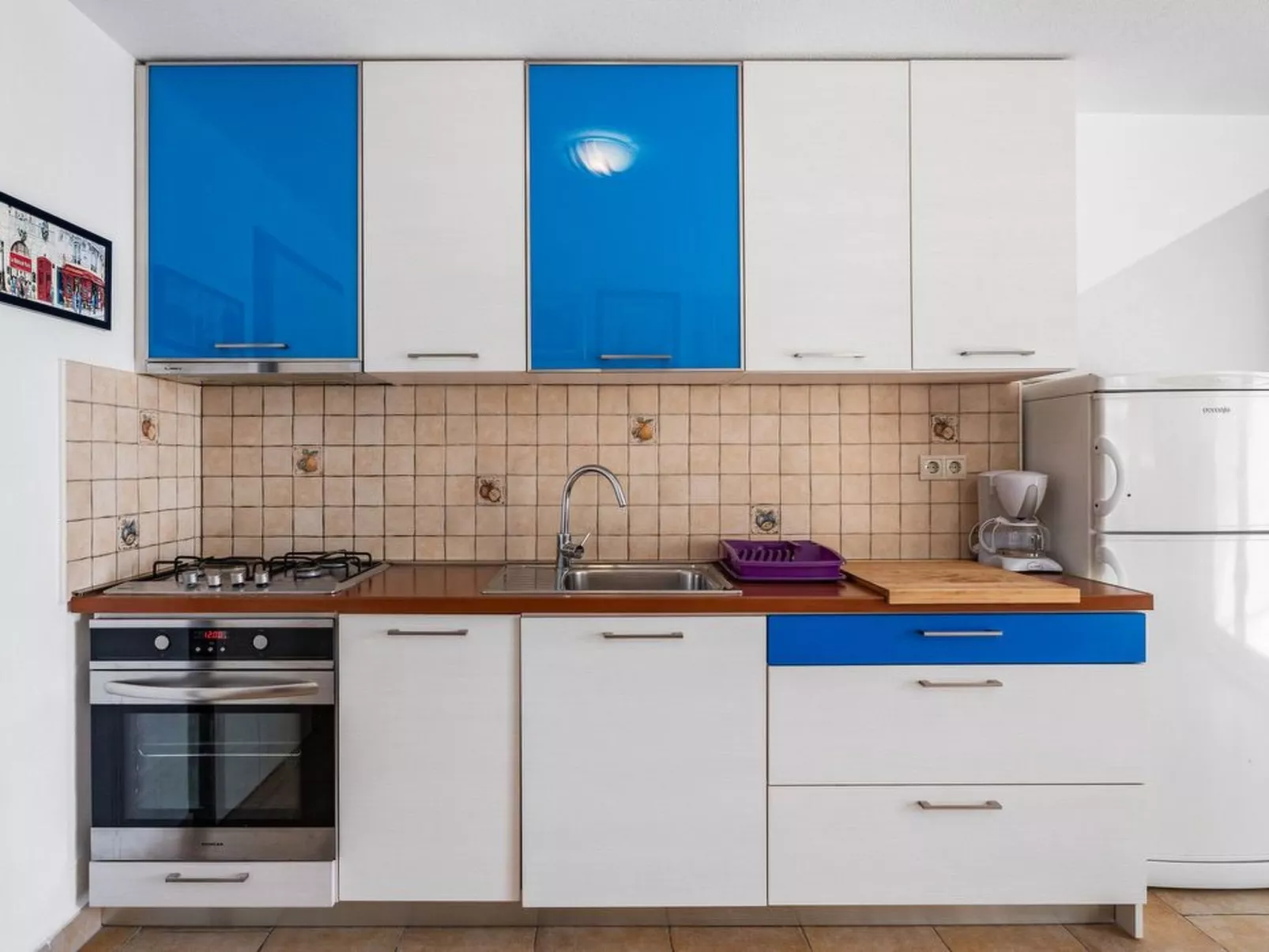 Ferienappartement mit zwei Meerblick-Balkonen-Drinnen