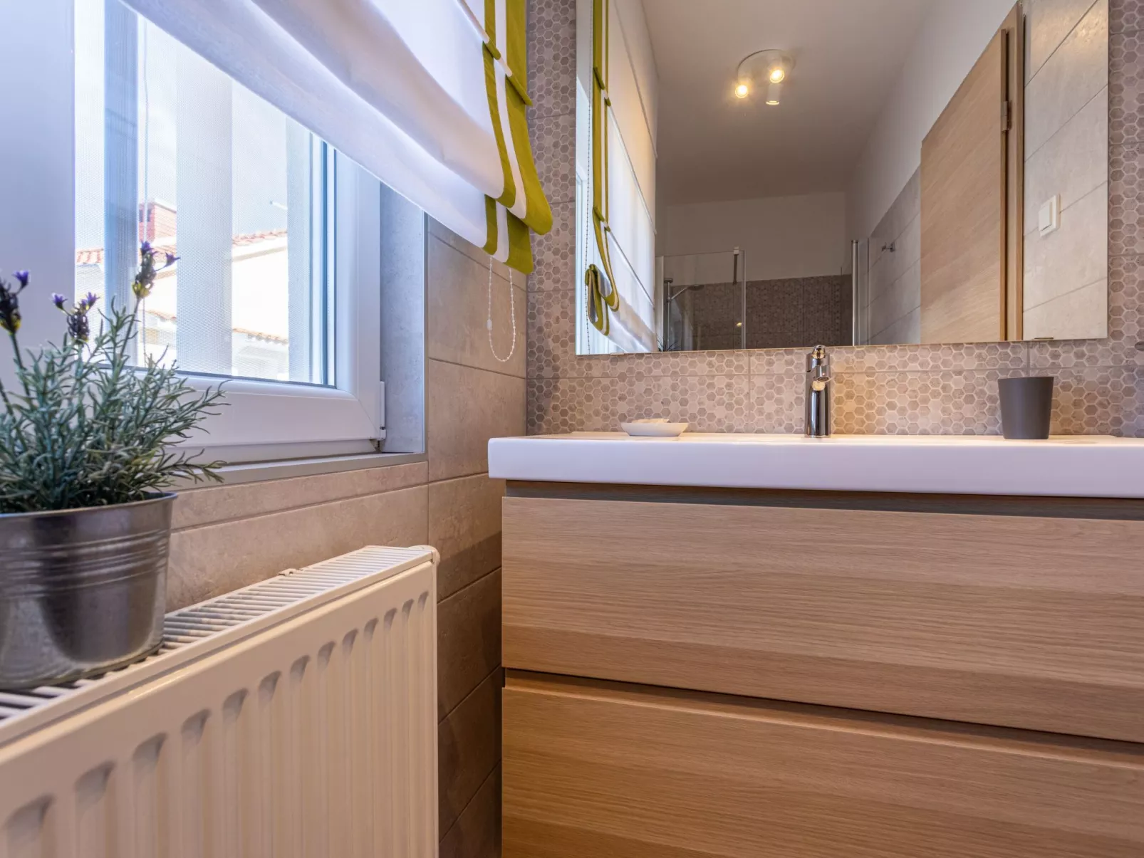 Gästezimmer Tina 6-Drinnen