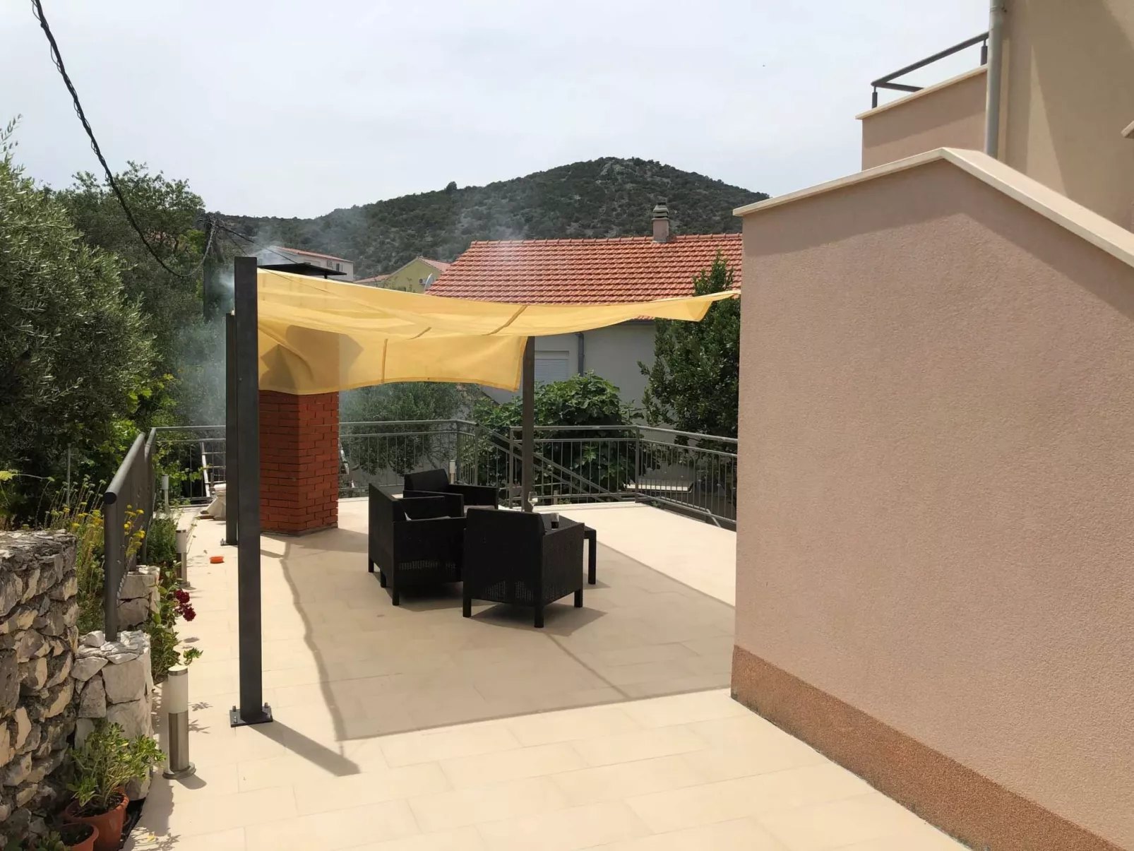 Mit zwei Balkonen-Image-tags.info