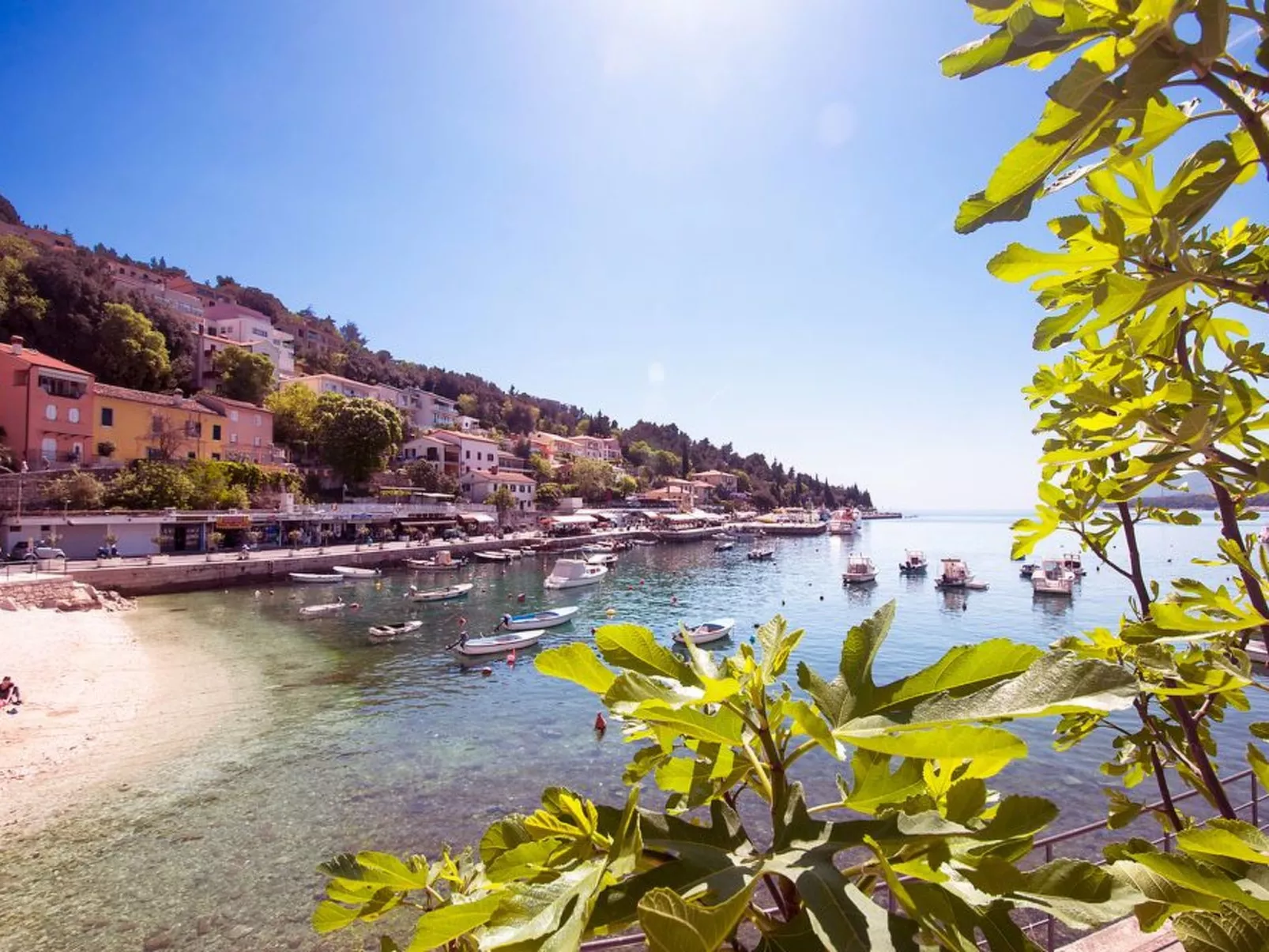 Hübsche Wohnung mit teilweisem Meerblick, für 4 Personen-Dehors