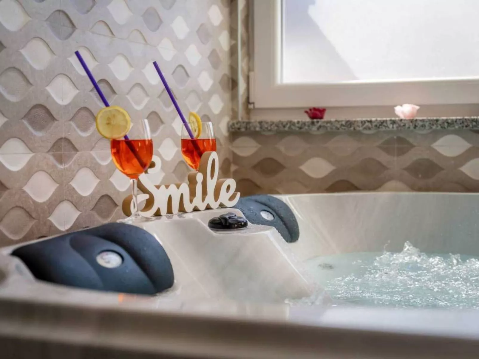 Mit Whirlpool und Sauna, in Kastelir-Dedans