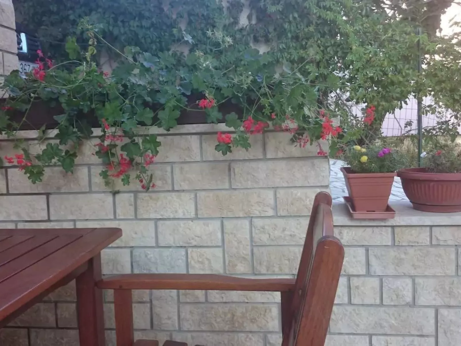 Wohnung mit Garten in der Nähe des Zentrums-Draußen