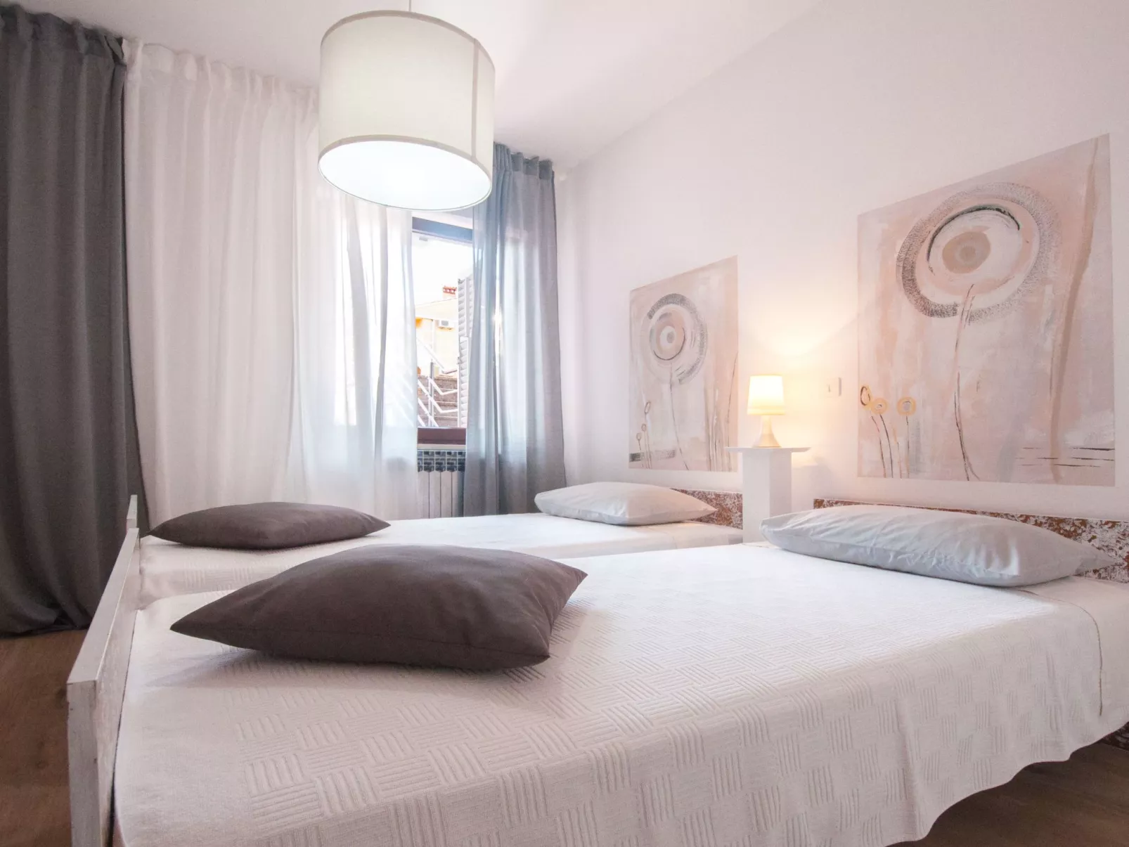 Wohnung Violett für 6 Personen-Dedans