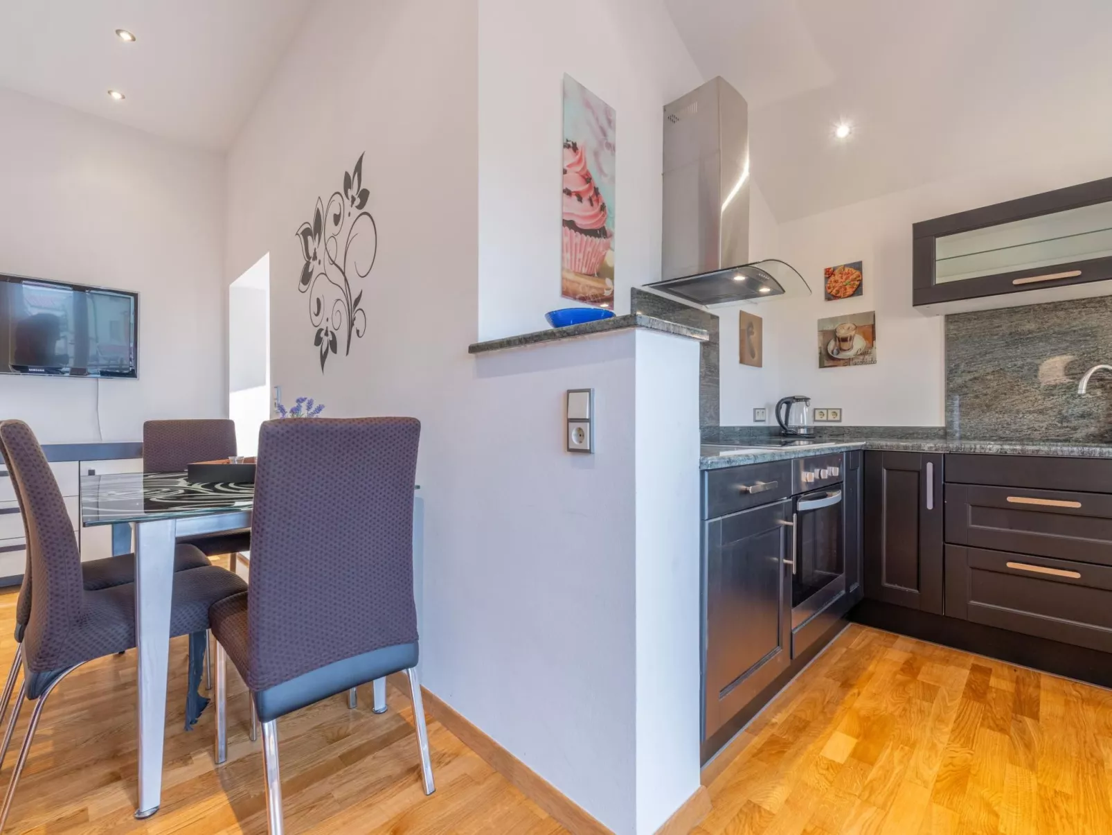 Villa Suzanne-Inside