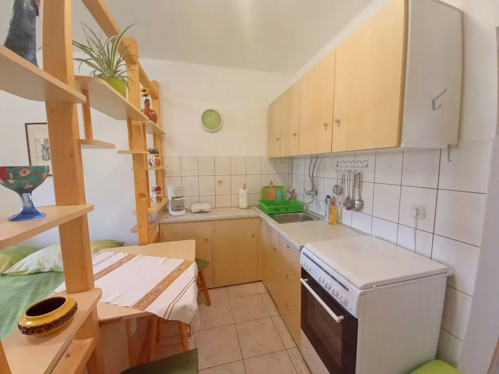 Schönes Apartment in Pješčana Uvala, Strand in der Nähe-Dedans