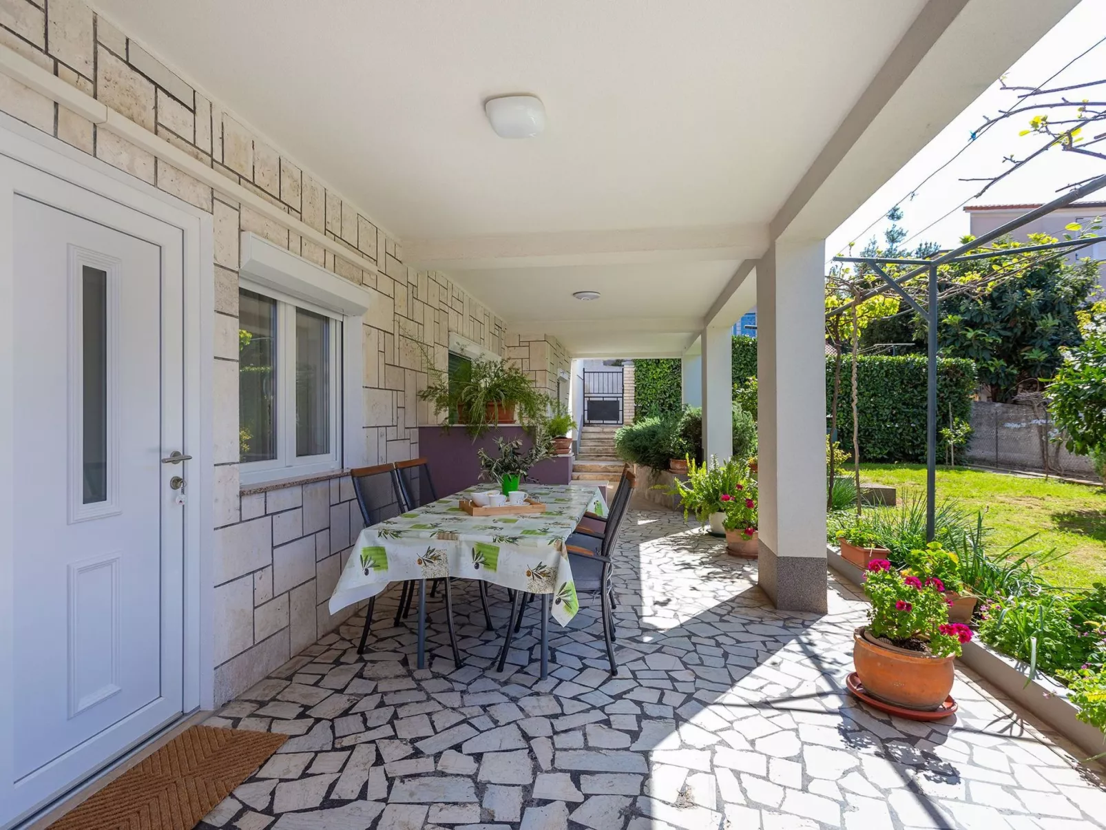 "Appartement Perka No.1"-Draußen