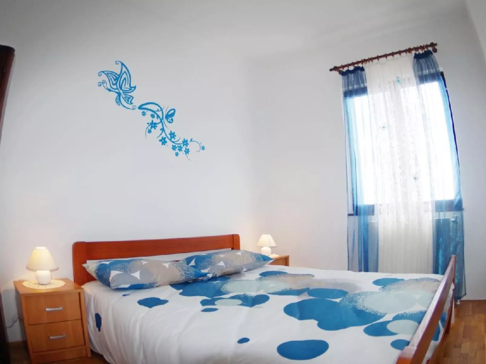 Im Dorf Peresiji-Dedans