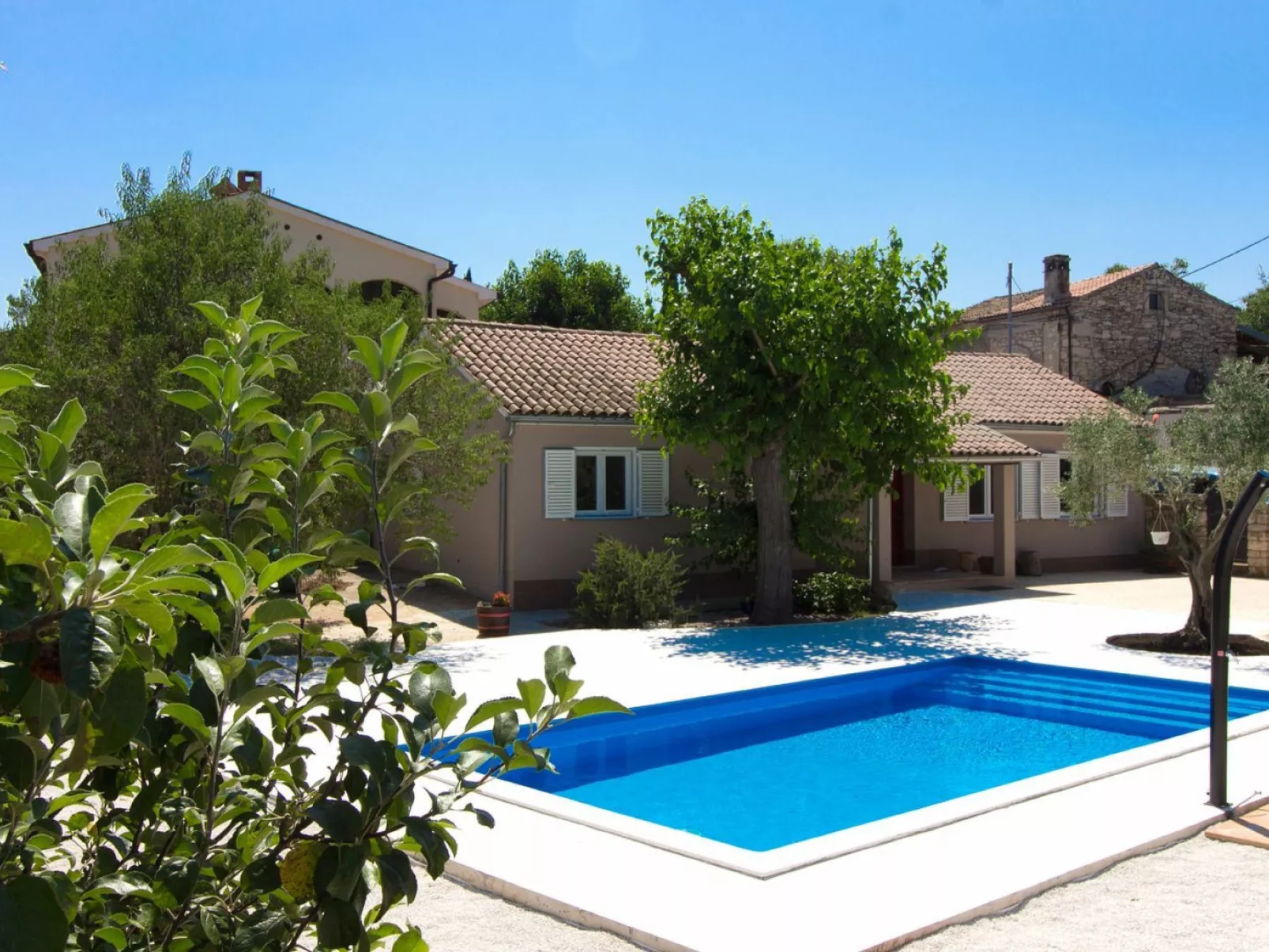 AQUA mit Pool-Outside