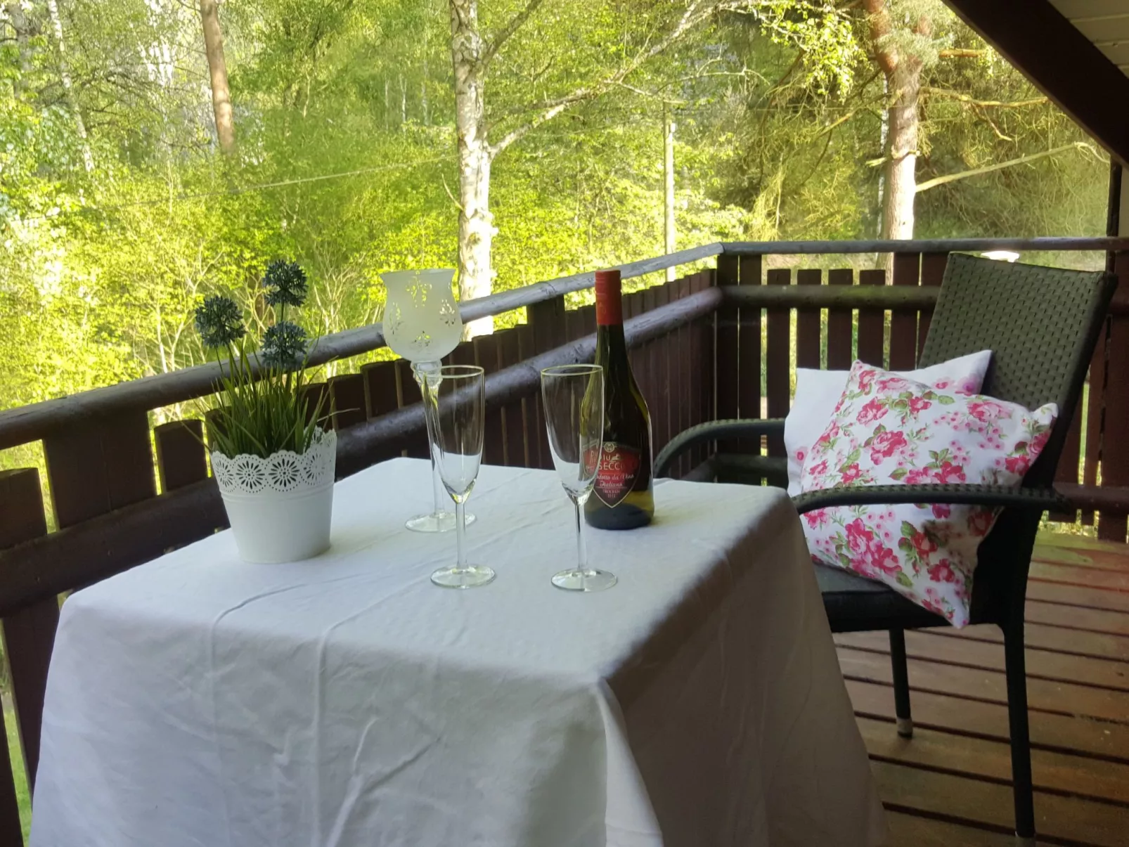 Idyllisches Ferienhaus mit Balkon und Garten-Draußen