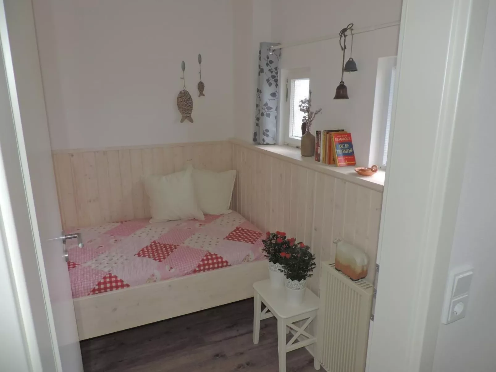 Mit Liebe ausgestattetes Haus im Naturpark-Drinnen