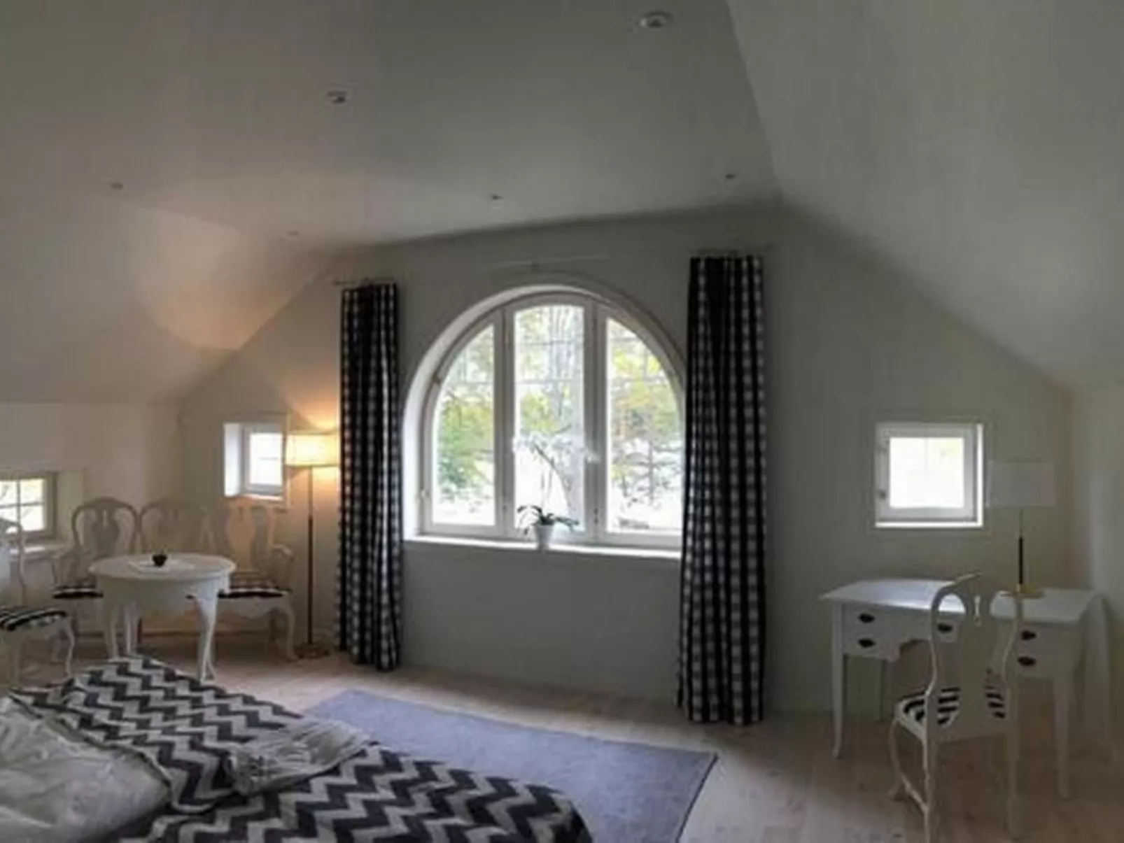 Grosses Sommerhaus direkt am See-Inside