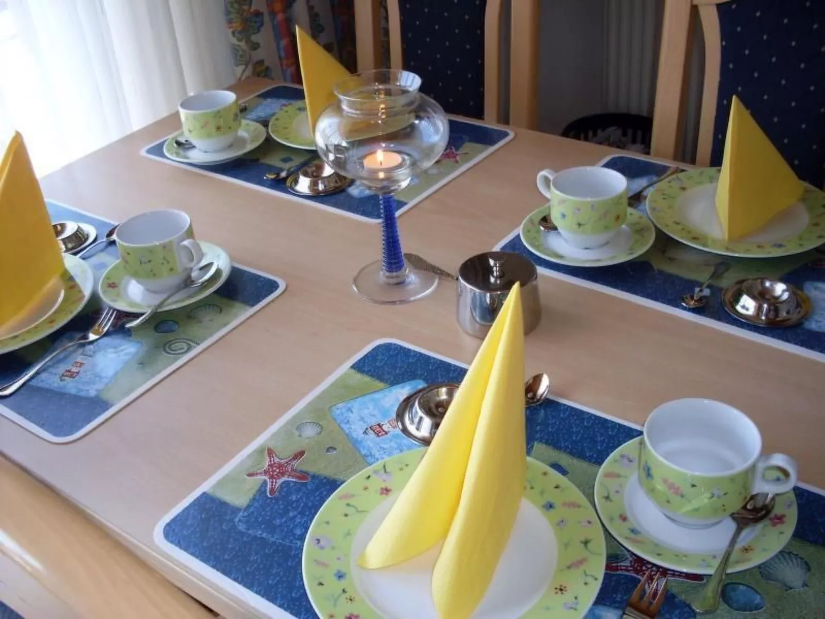 Strandnahes Ferienhaus mit Kinderspielplatz-Dedans