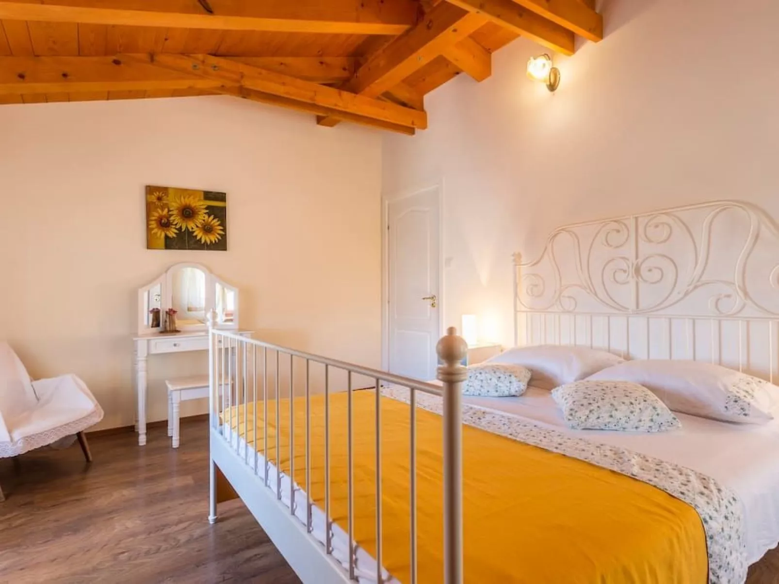 Modernes Ferienhaus in Vadreš mit Privatem Pool-Dedans