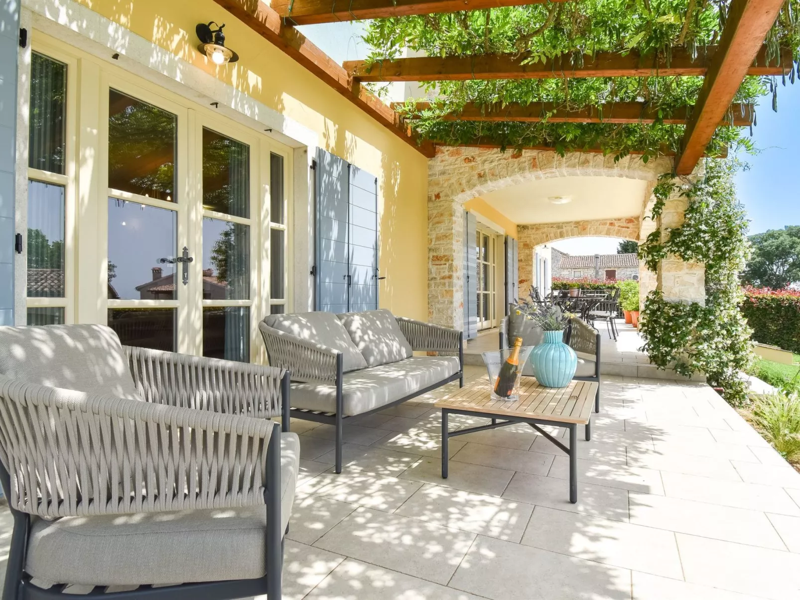 Luxusvilla "Azzurra" mit beheiztem Pool-Inside