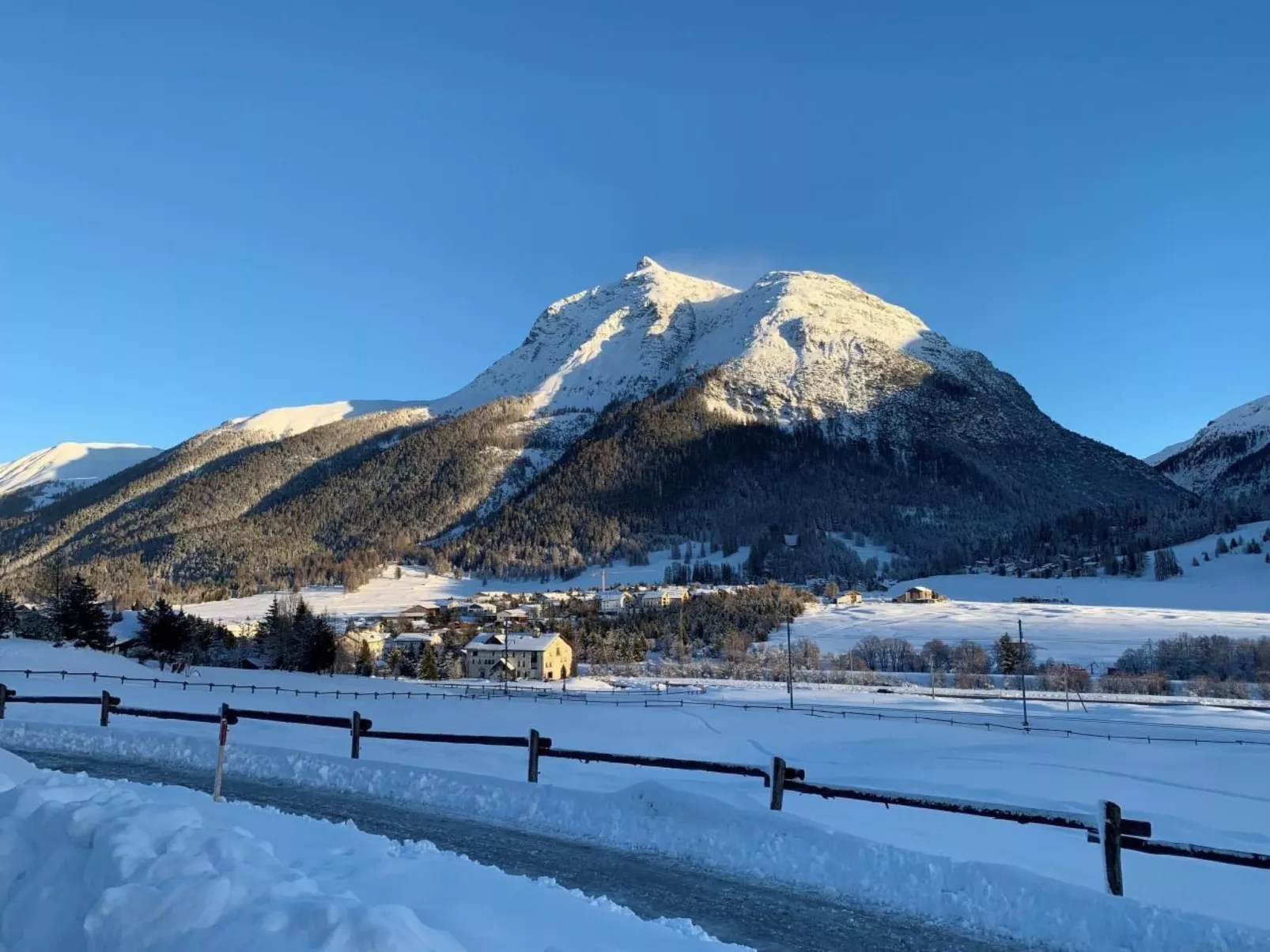 Chesa Arnica A1-Outside