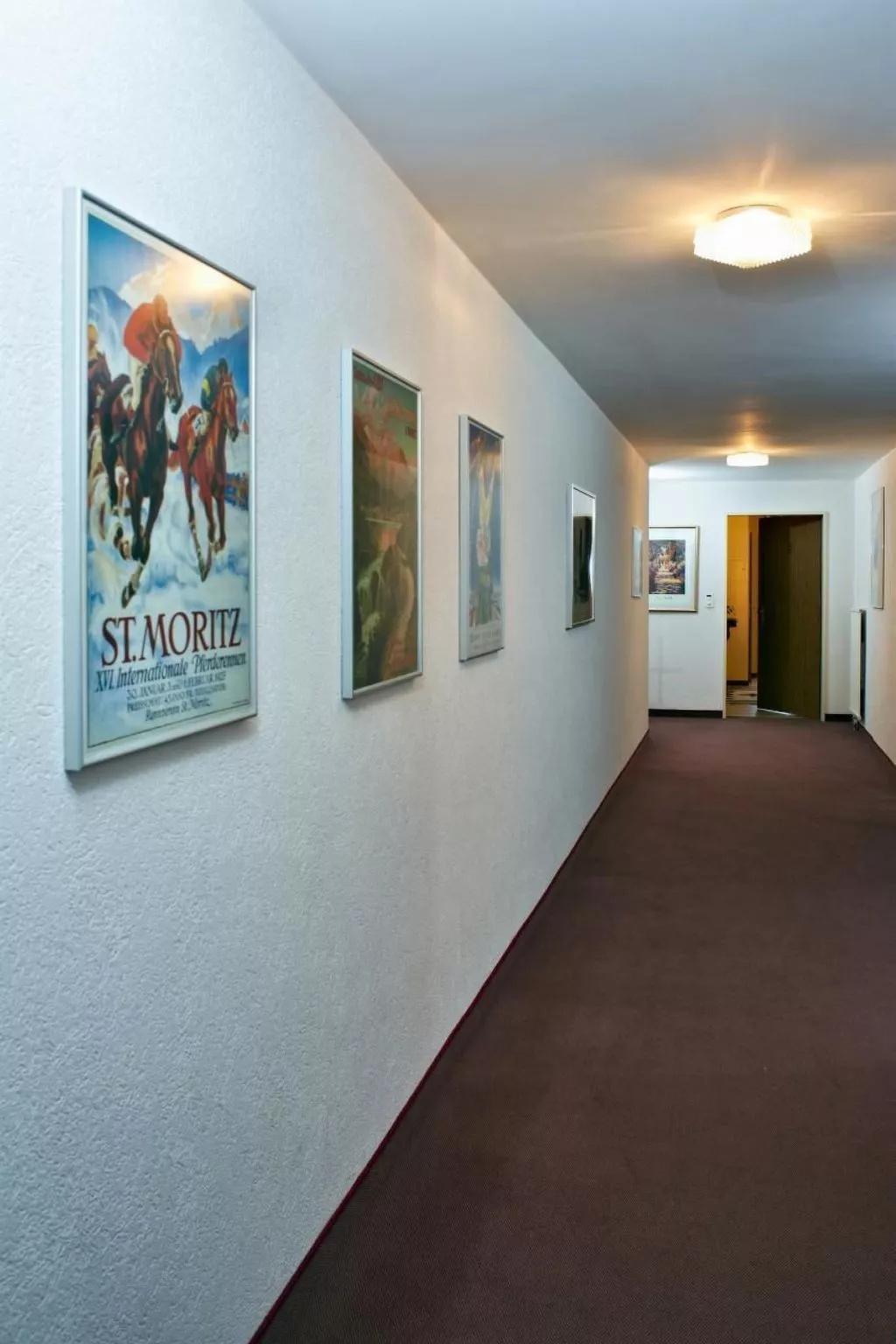 Chavallera Wohnheim Surlej 9-Drinnen