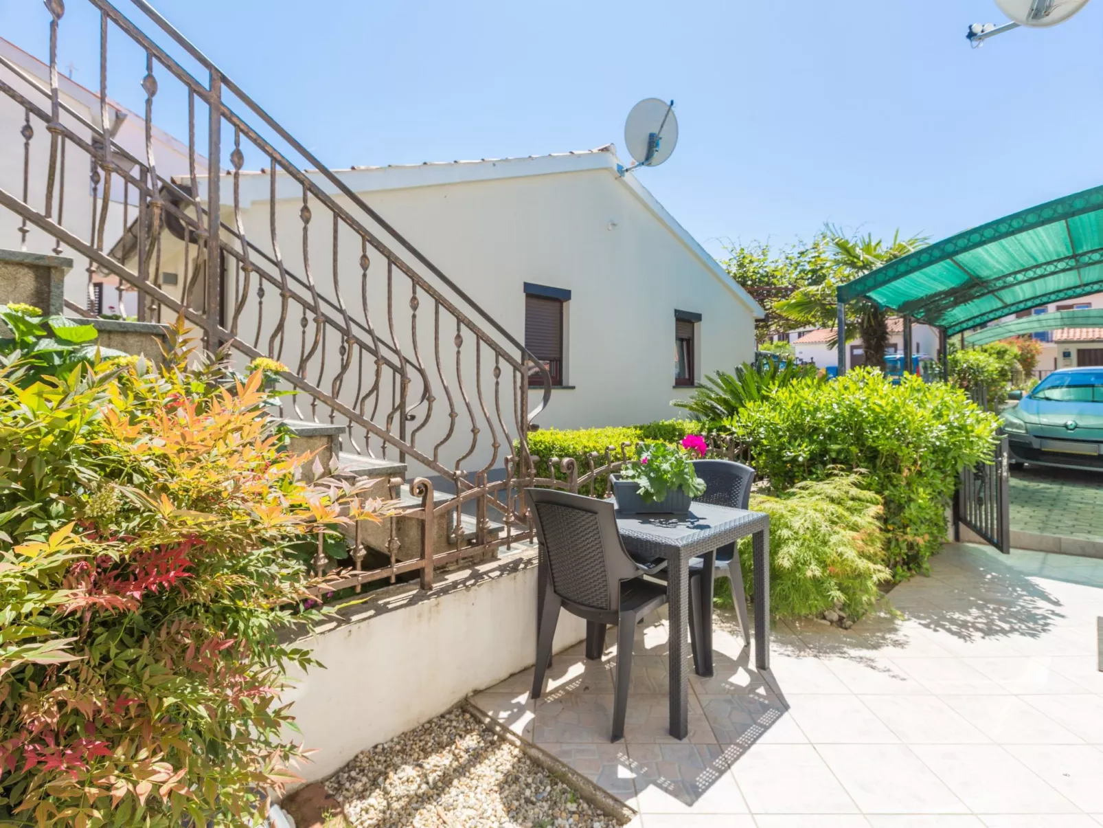 Leni A2-Image-tags.info