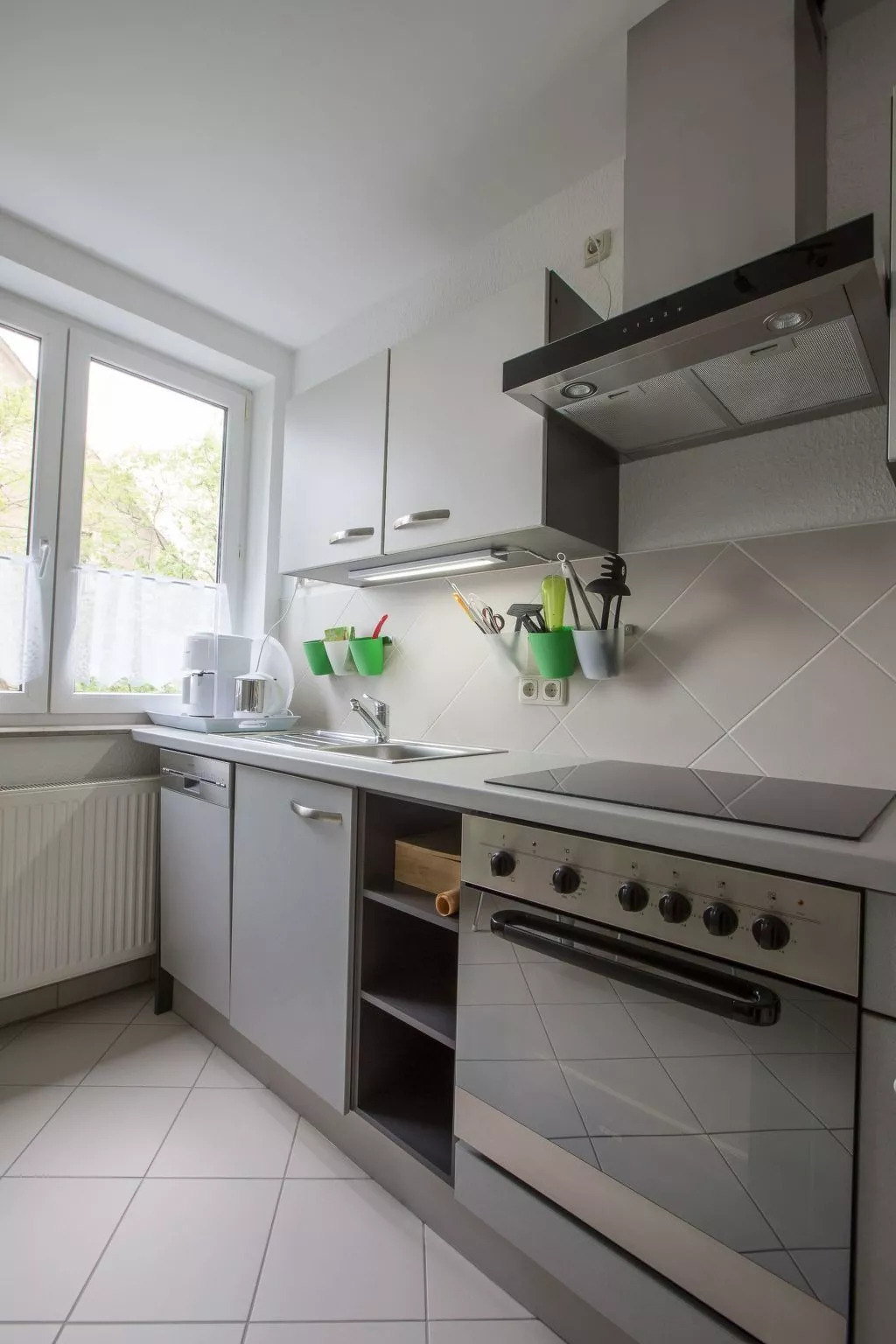  in Stadtrandlage mit guter Anbindung, sowie eigener Terrasse und Garten-Inside