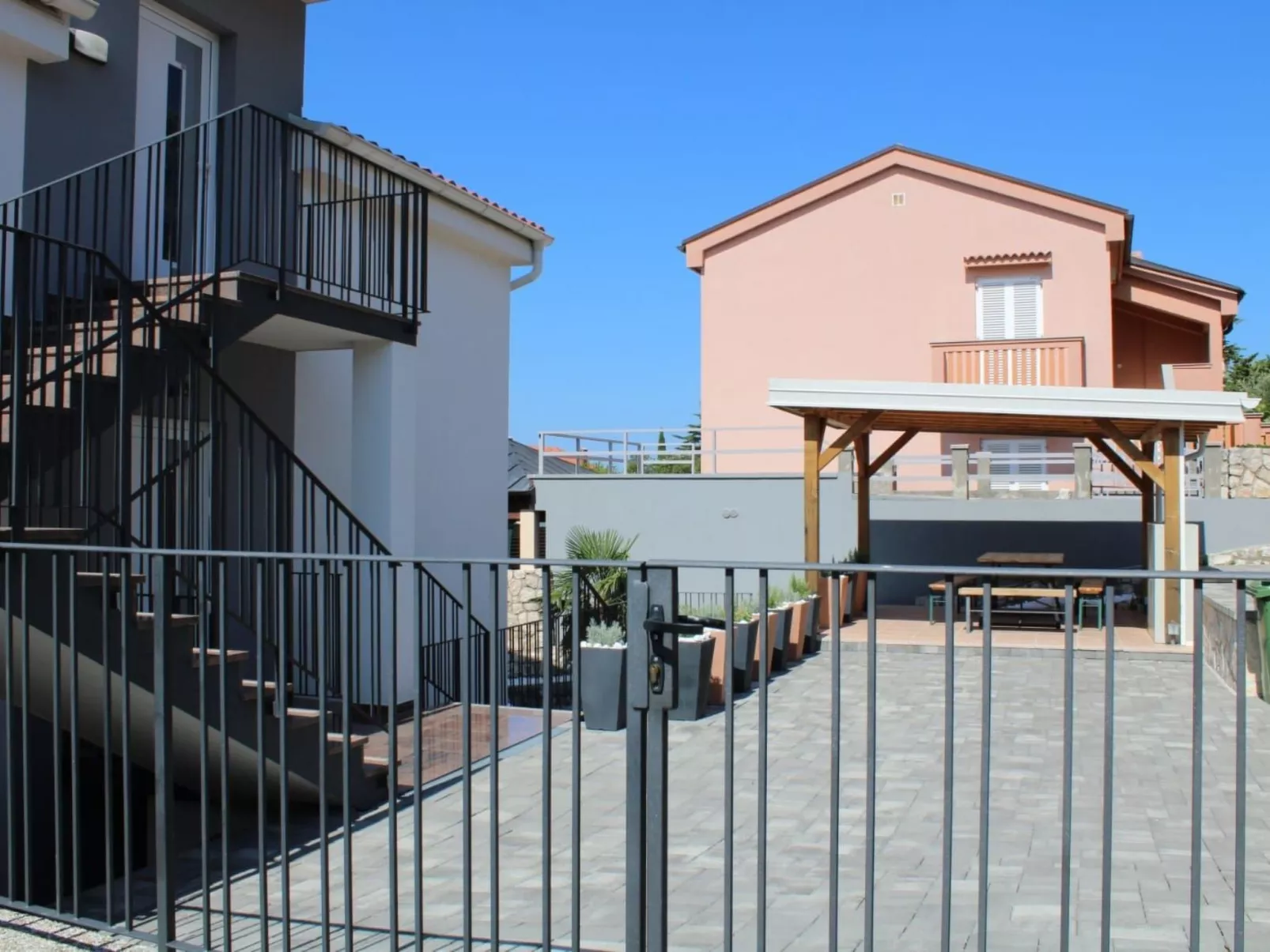 Appartement mit Terrasse, Meerblick, Jacuzzi, Außenpool-Outside