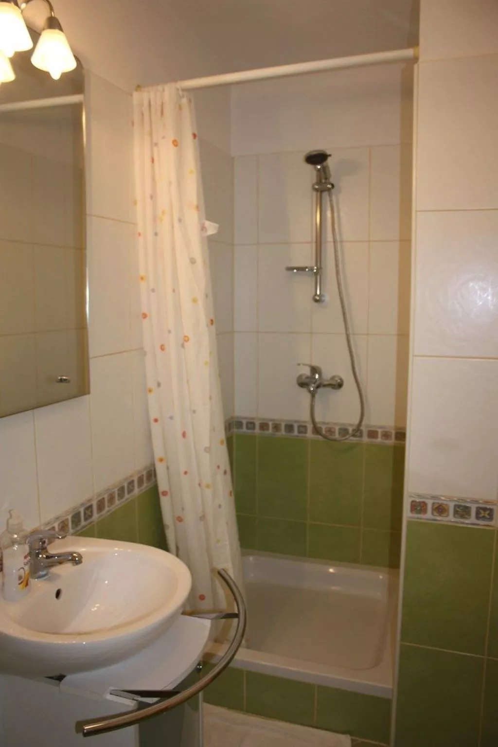 App Nirvana mit Garten in der Altstadt von Vrsar-Drinnen