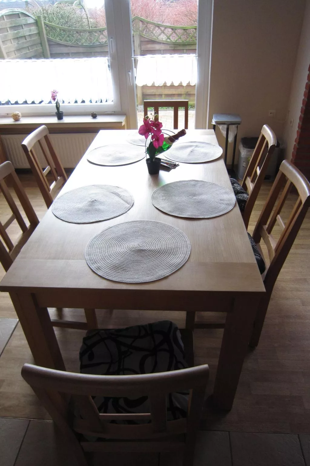 Mit Garten und Terrasse-Drinnen