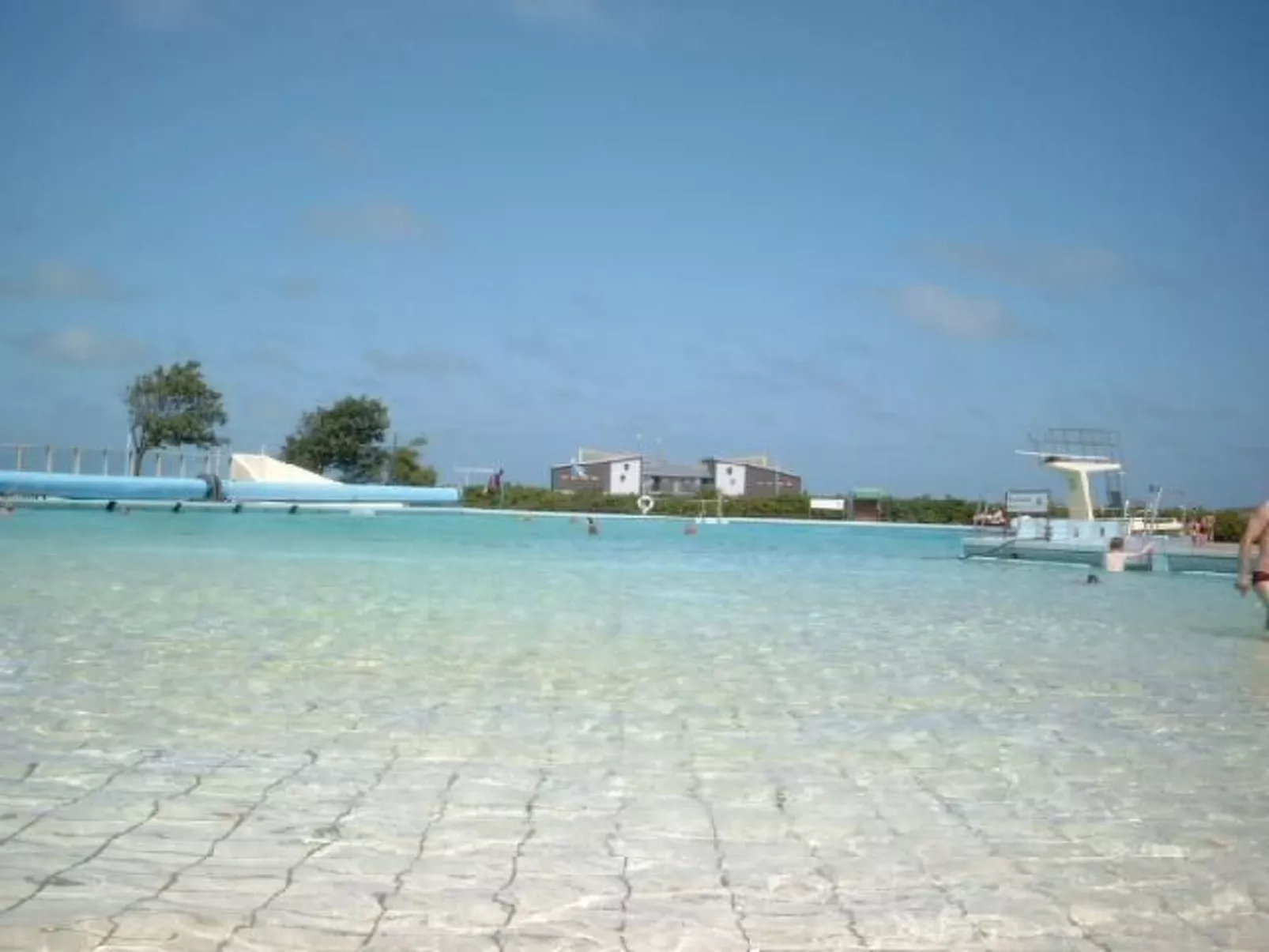 In Nesse mit Garten, Terrasse und Grill-Draußen