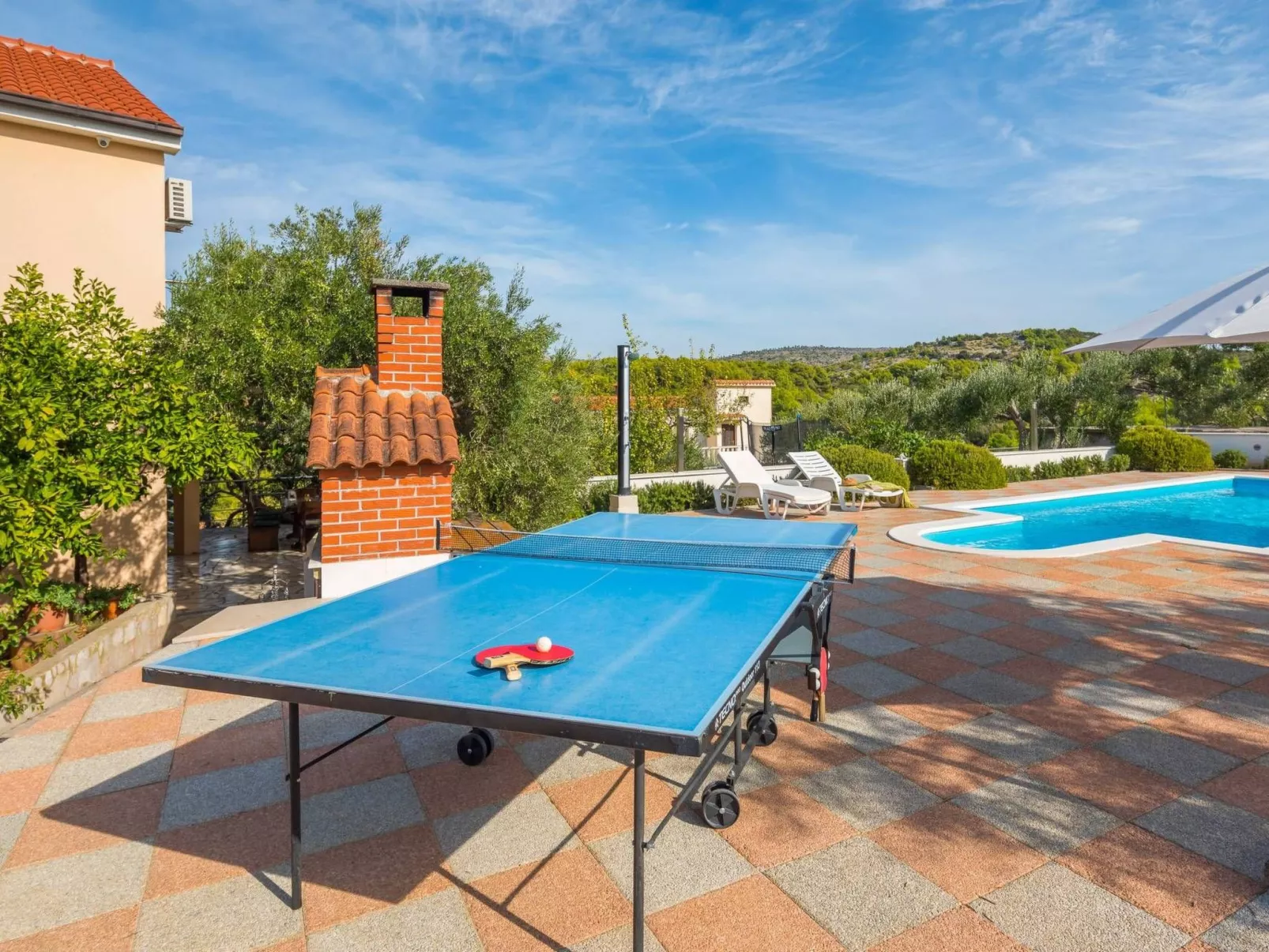 Villa Bravura-Outside