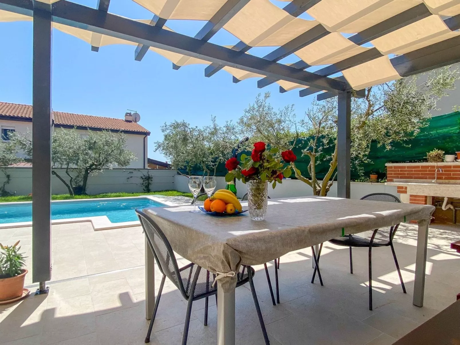 Villa "Chiara" mit privatem Pool-Outside