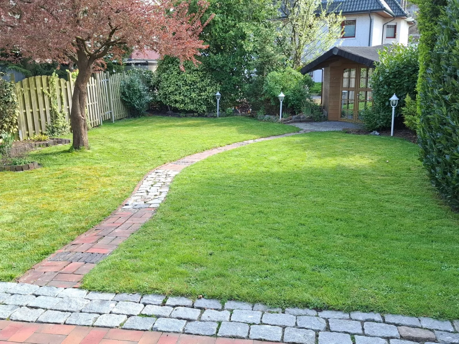 Private Ferienwohnung in Nordenham mit großem Garten-Draußen