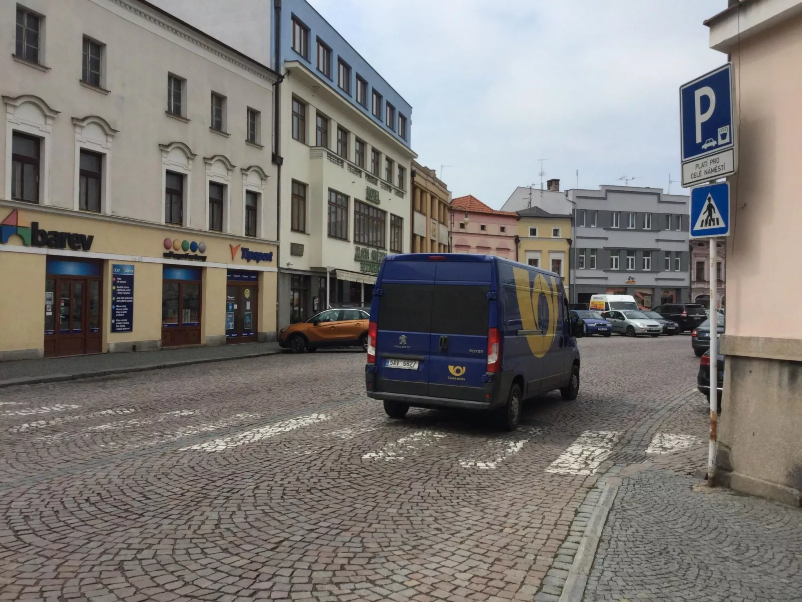 Wohnung auf einem eingezäunten Grundstück-Draußen