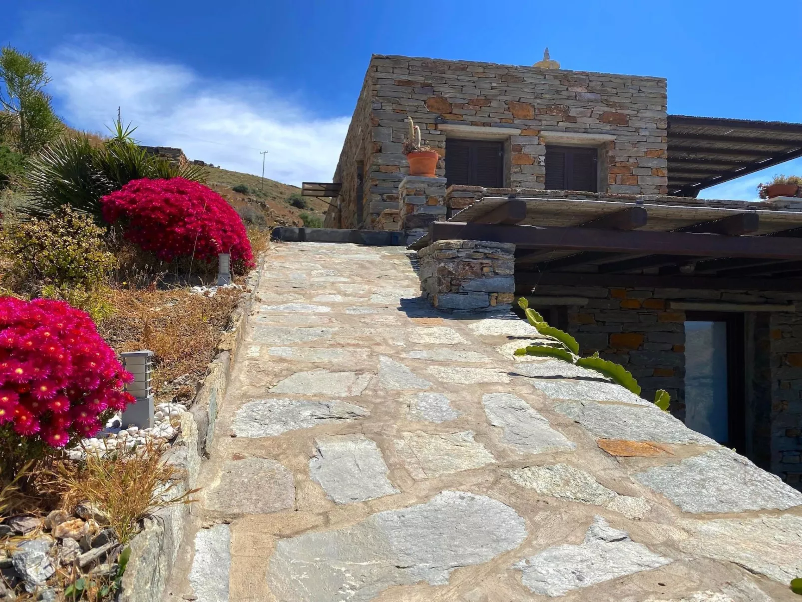 Luxusvilla bietet privaten Zugang zu einem abgelegenen Strand-Outside