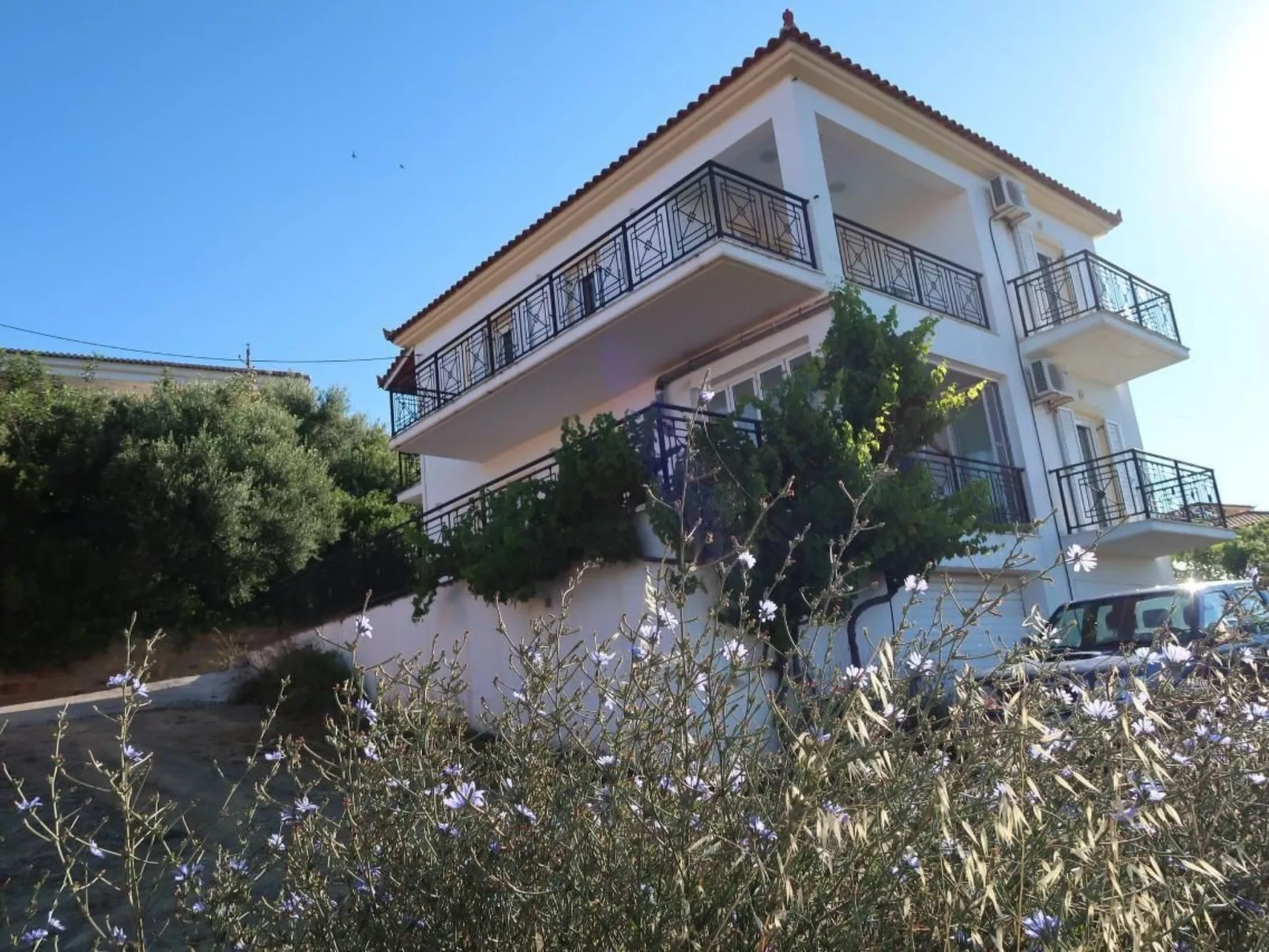 Mit Blick auf das Wasser-Outside