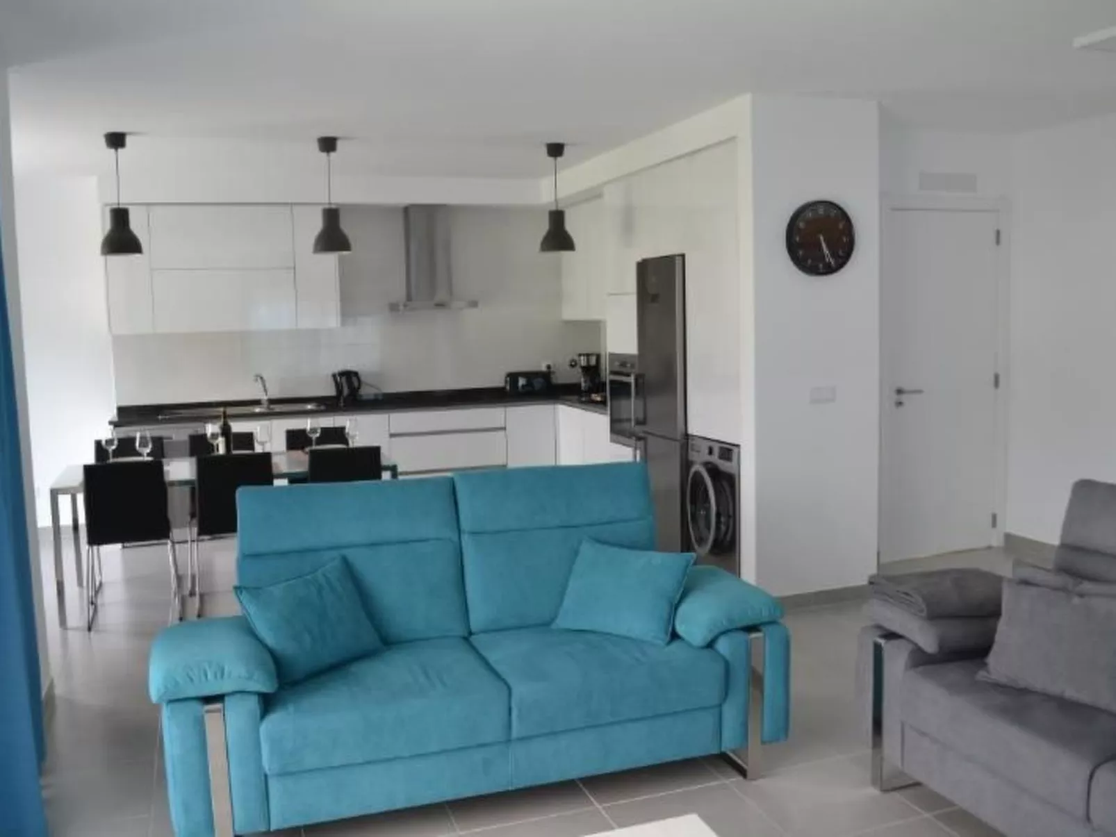 Neue moderne Villa mit privatem Pool-Dedans