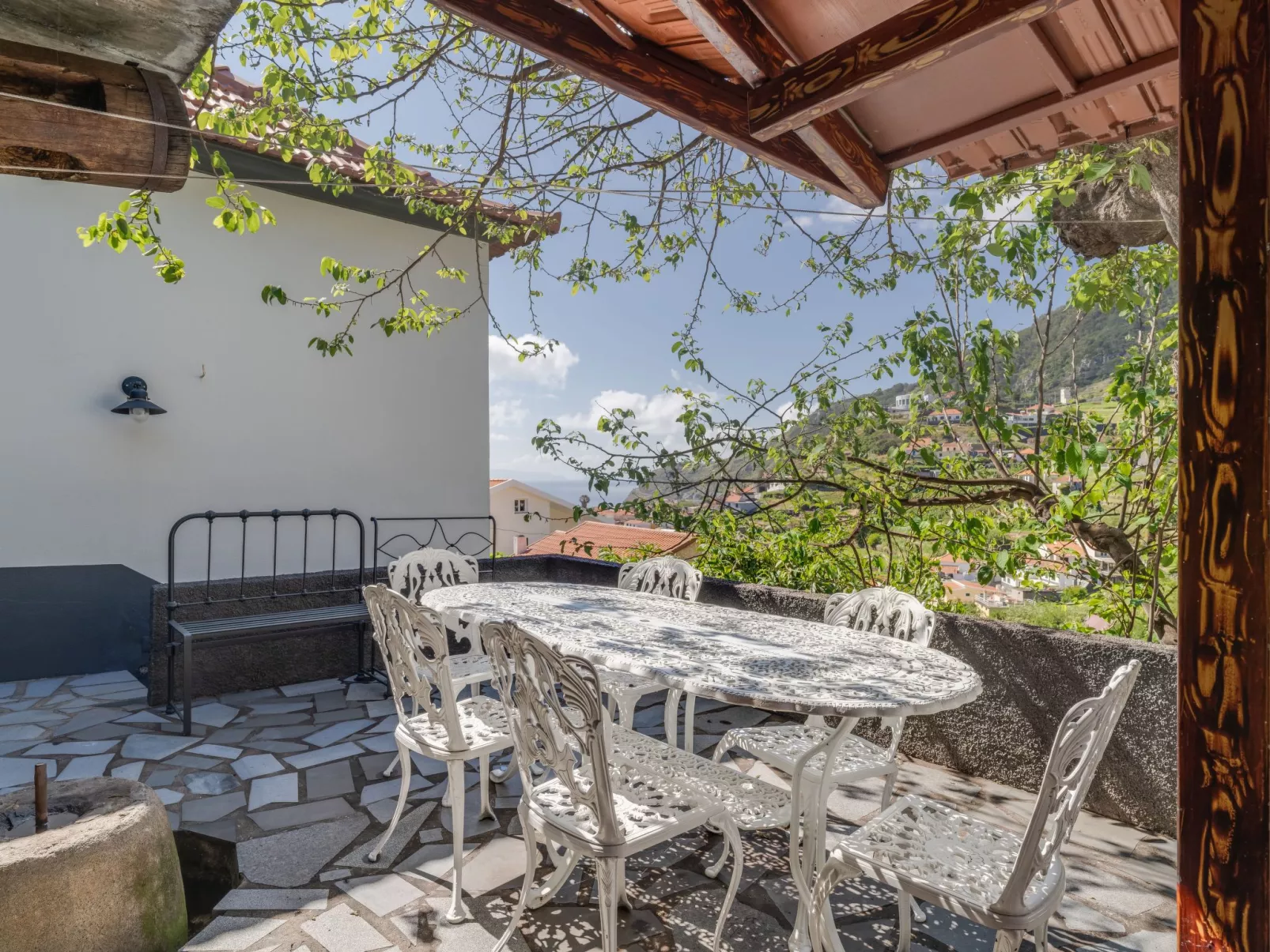 Luxuriöses Haus der Leidenschaft-Draußen