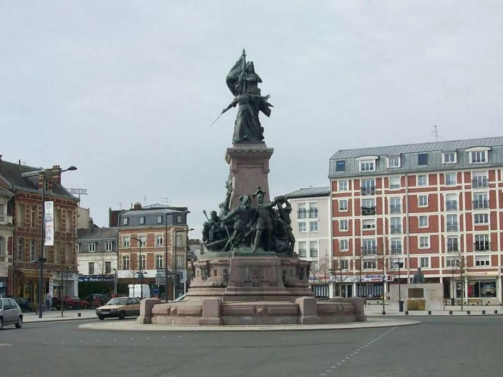 T2 Helle Stadtzentrum Voltaire Zimmer Hof-Image-tags.info