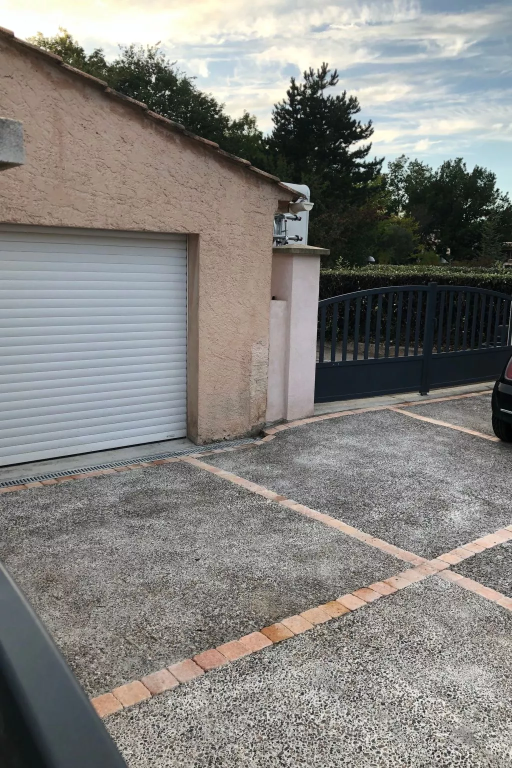 Mimet la diote, Ausflug in die Sonne und in die Ruhe-Outside