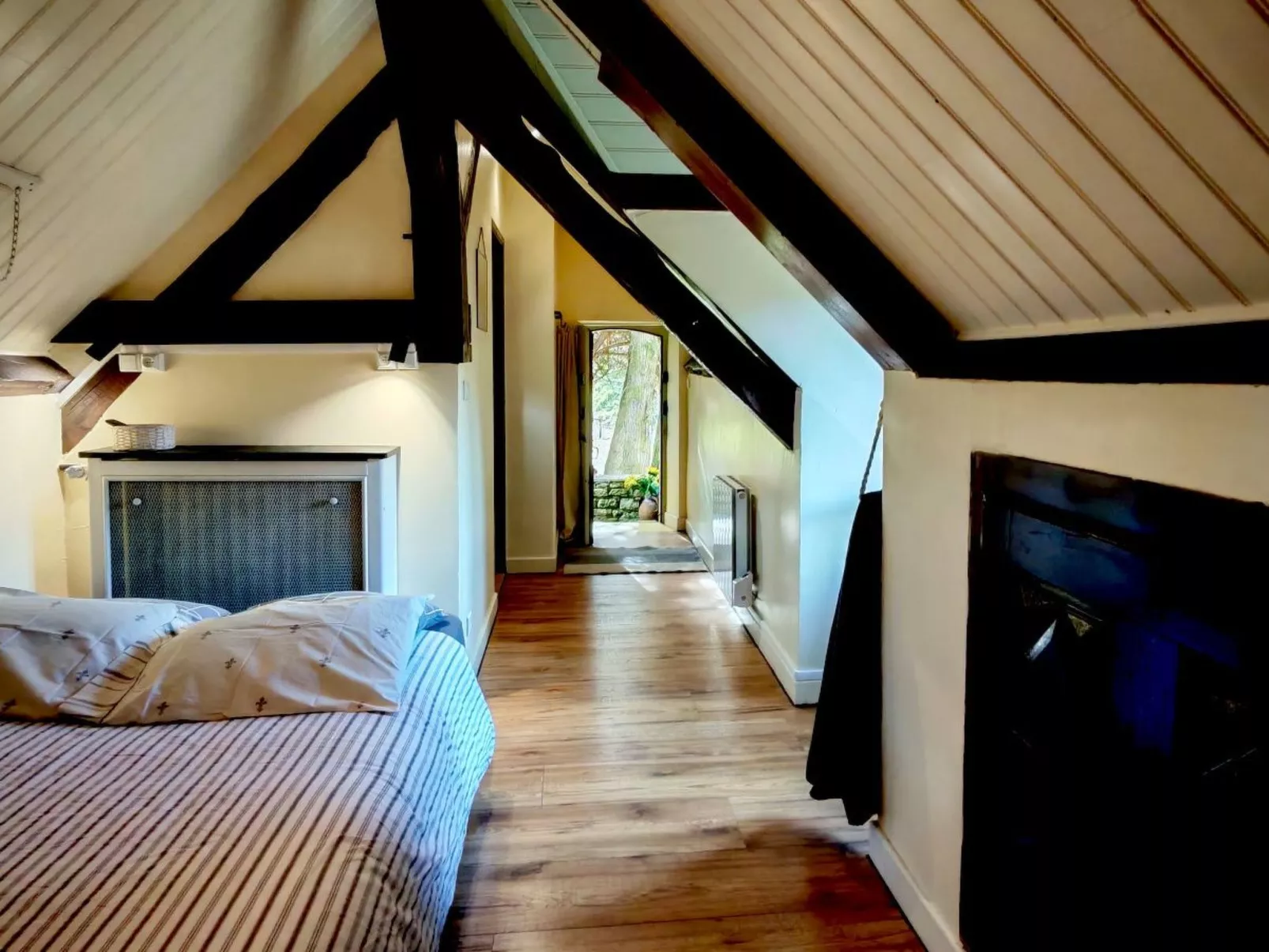 Studio "Vert d'Eau" mit Blick auf das Wasser-Inside